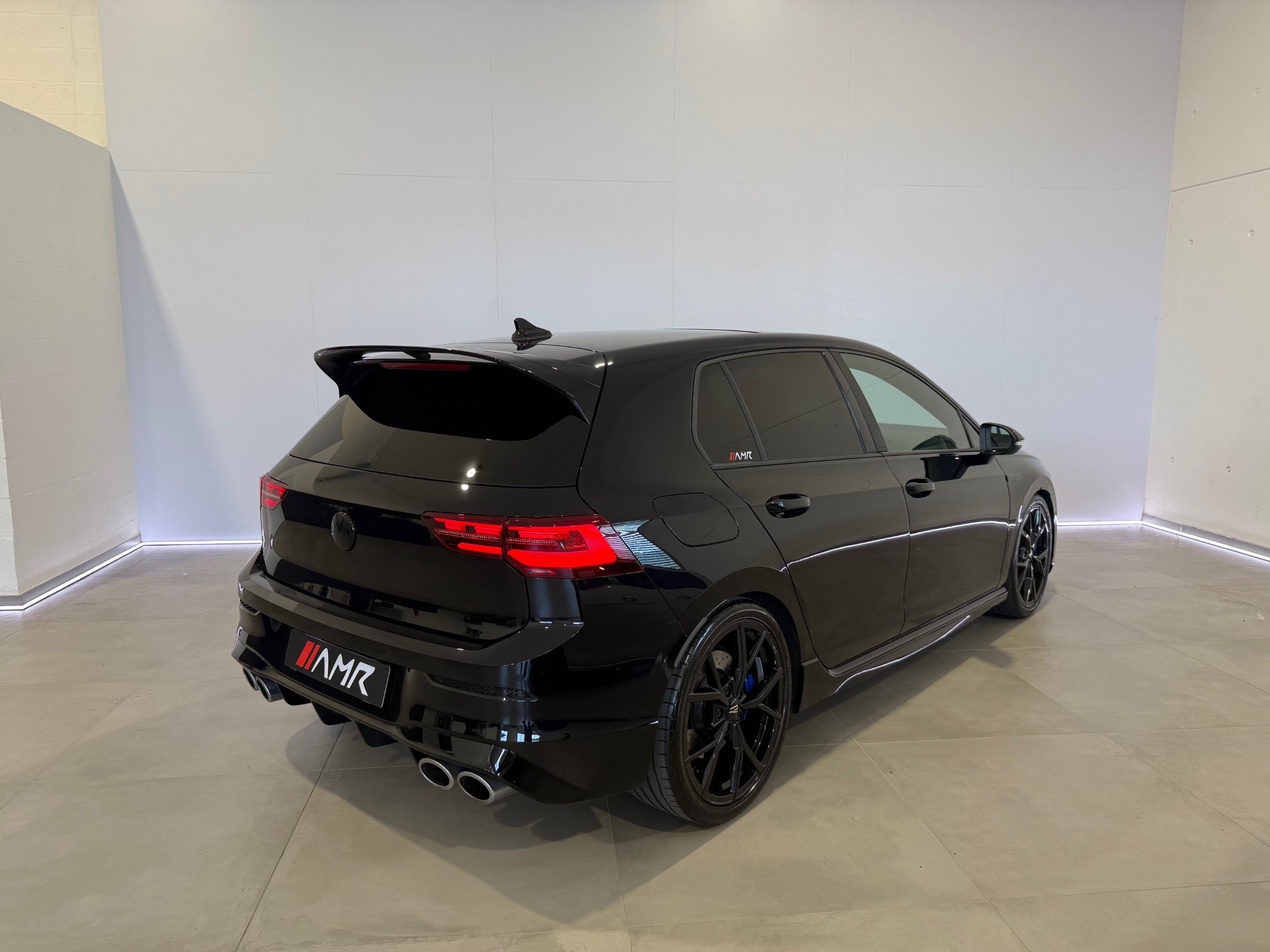 VW Golf 2.0 TSI R DSG 4Motion Black Edition-image-6