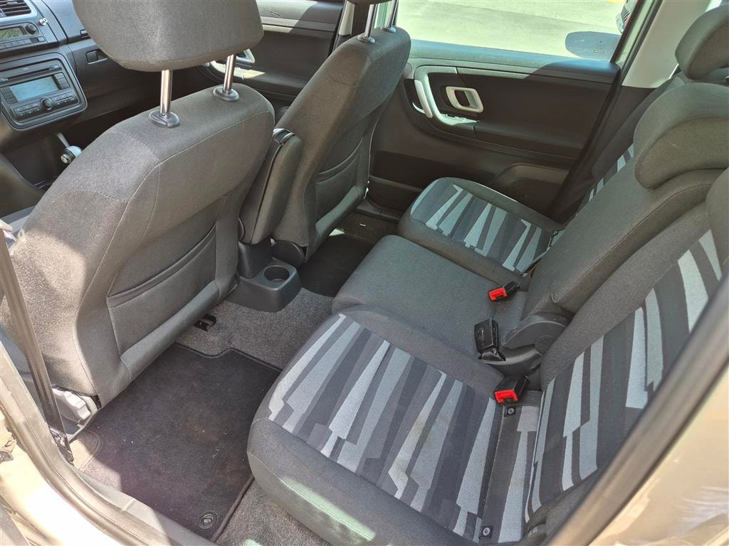 SKODA Roomster 1.6 Magic-image-9
