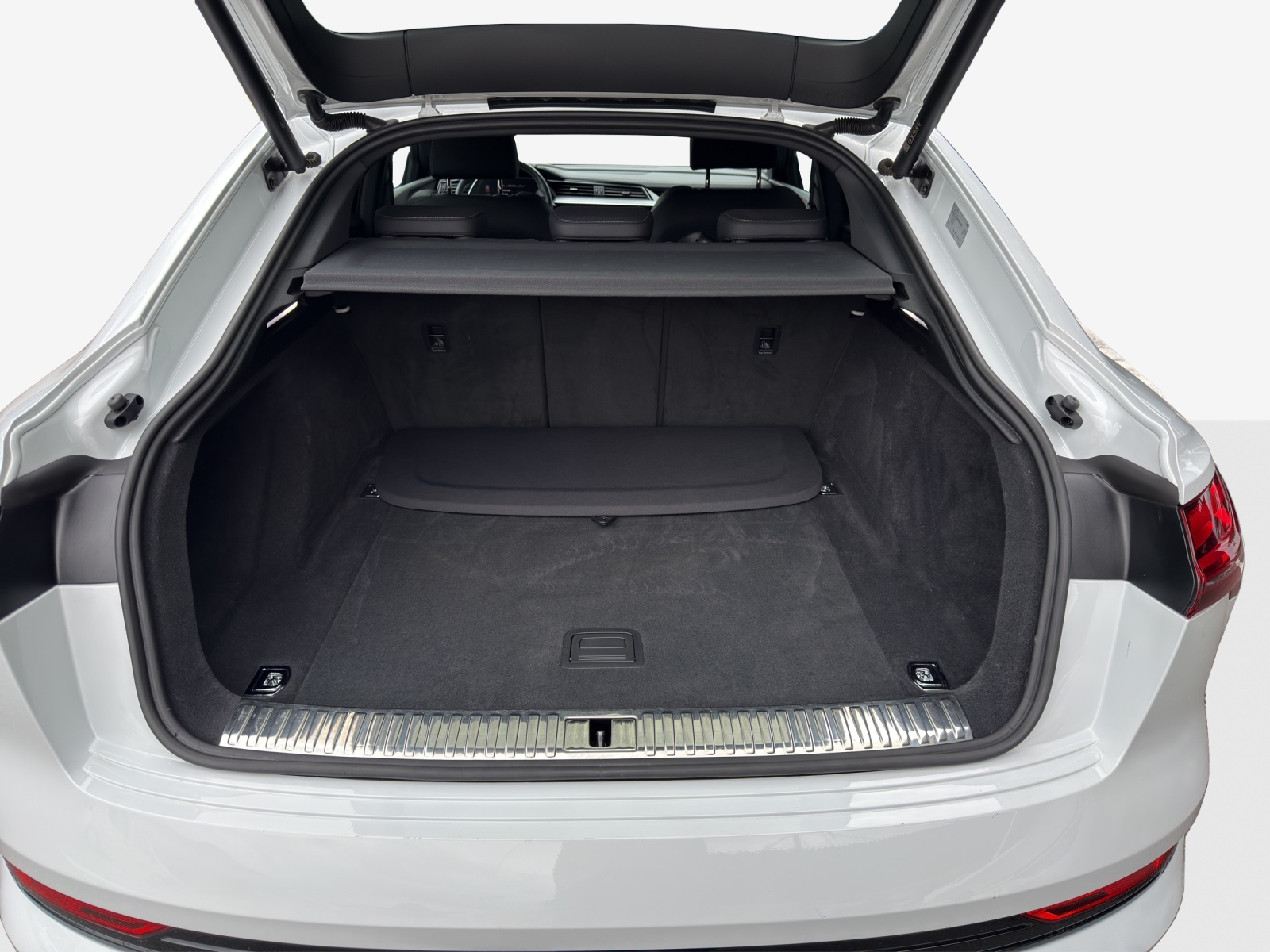 AUDI e-tron 55 Sportback S Line Black Edition quattro-image-12