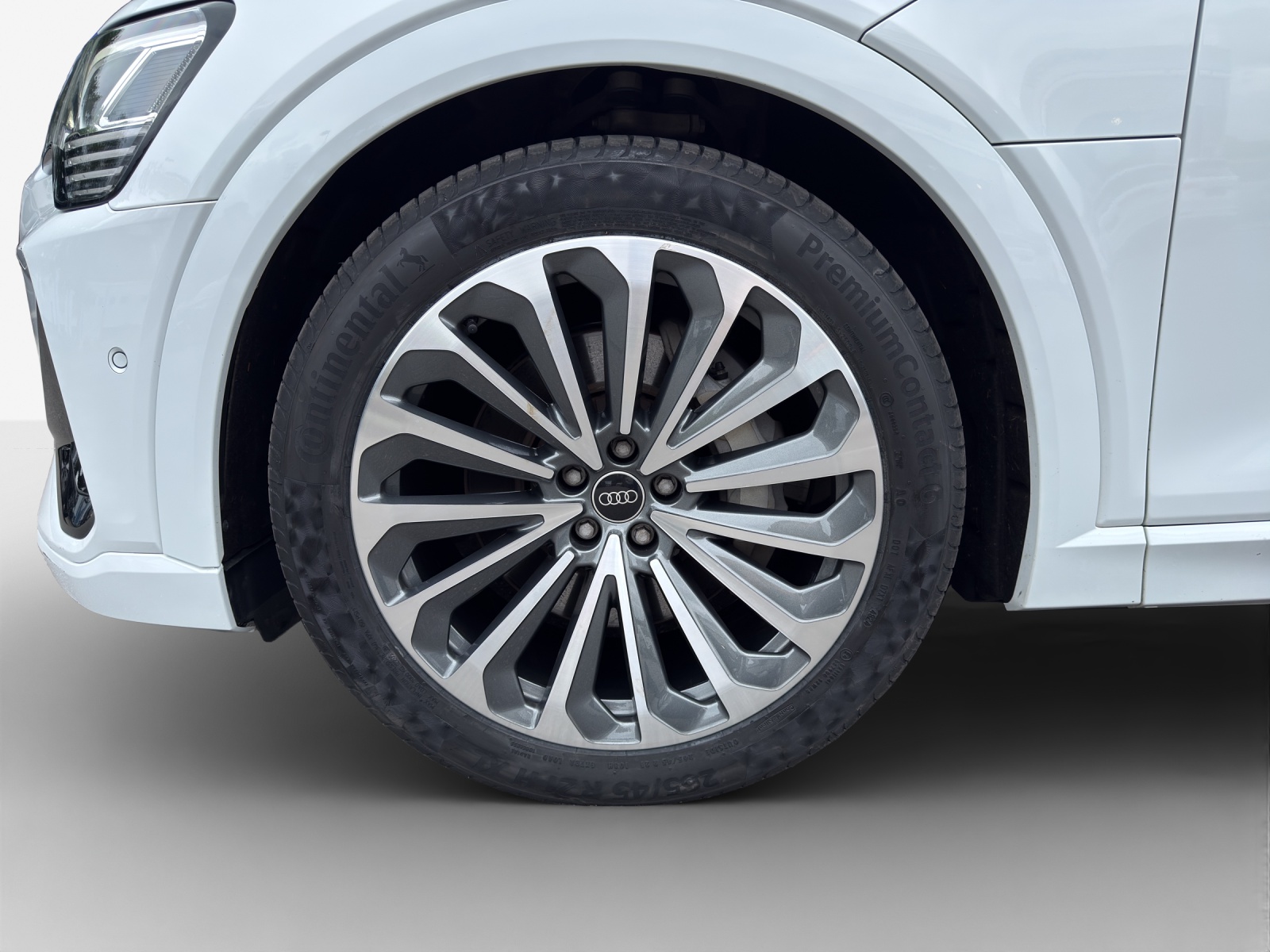 AUDI e-tron 55 Sportback S Line Black Edition quattro-image-13