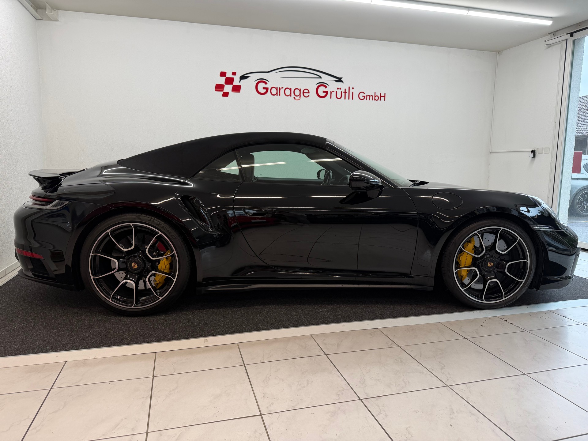 PORSCHE 911 Cabriolet 3.7 Turbo S PDK-image-2