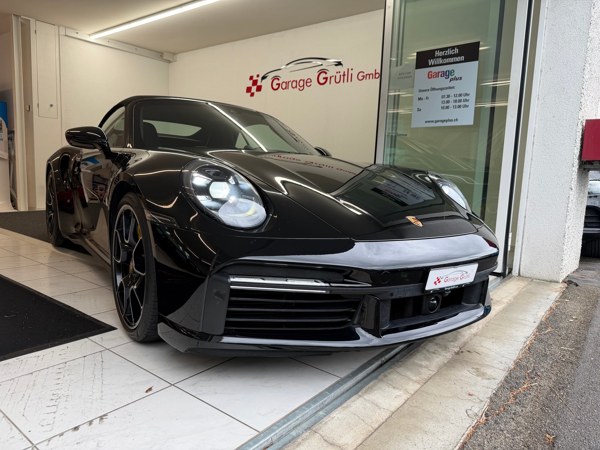 PORSCHE 911 Cabriolet 3.7 Turbo S PDK-image-15