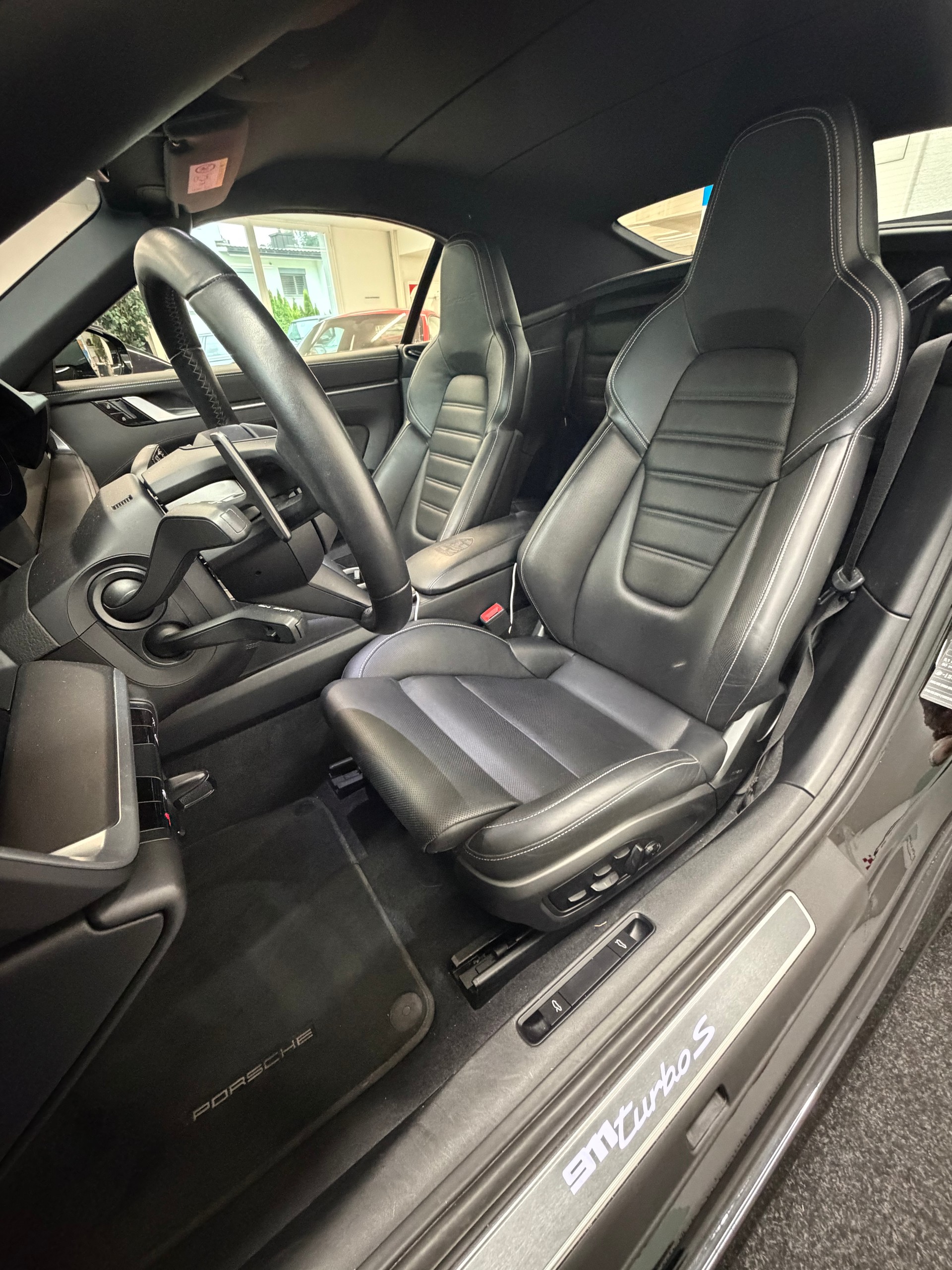 PORSCHE 911 Cabriolet 3.7 Turbo S PDK-image-9