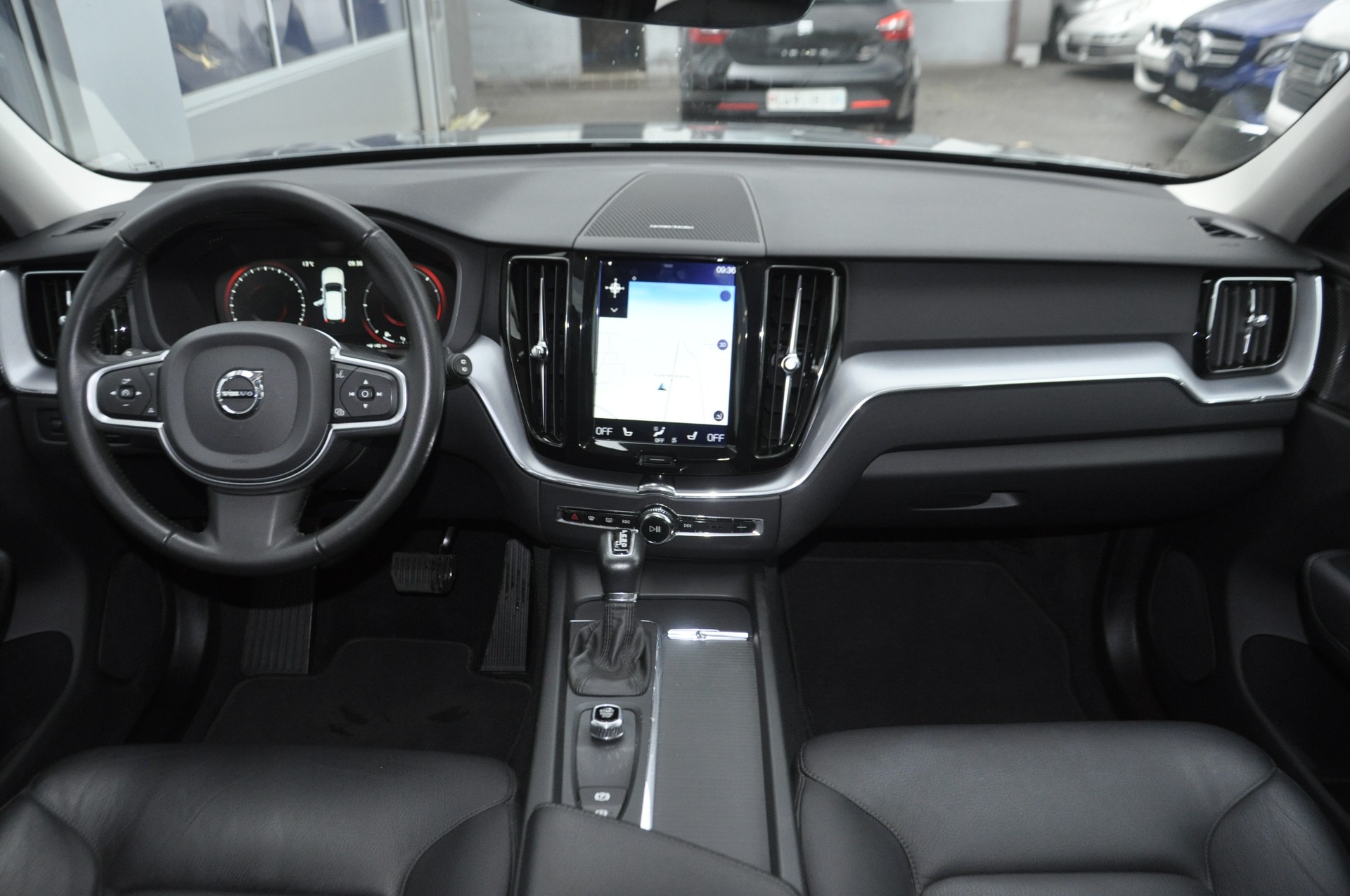 VOLVO XC60 D4 AWD Momentum Geartronic-image-10