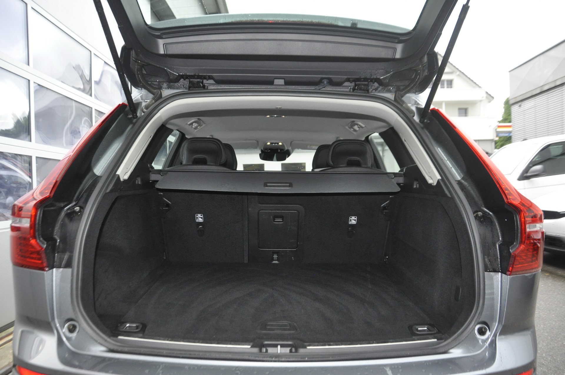 VOLVO XC60 D4 AWD Momentum Geartronic-image-14