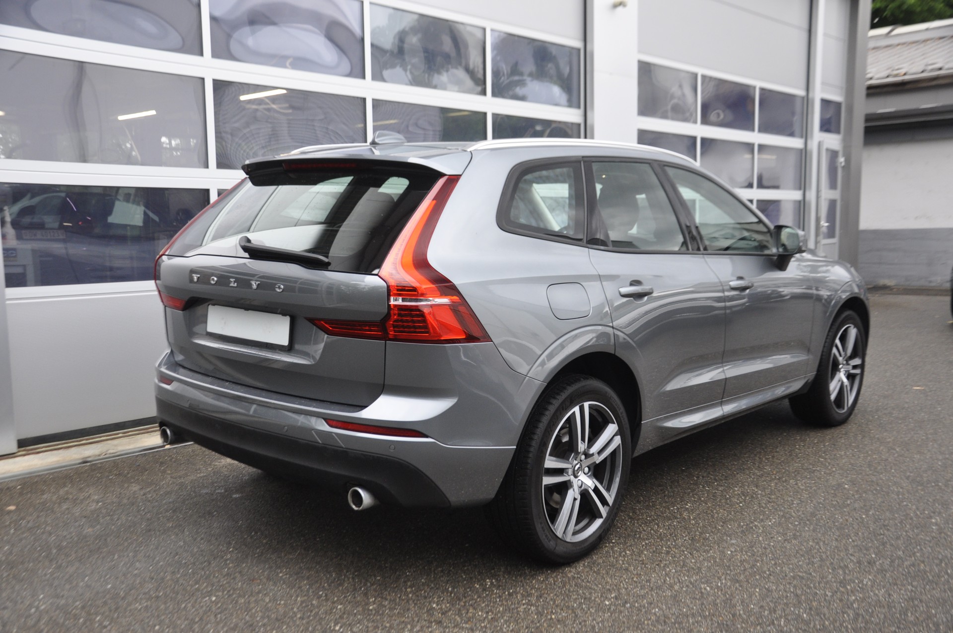 VOLVO XC60 D4 AWD Momentum Geartronic-image-3