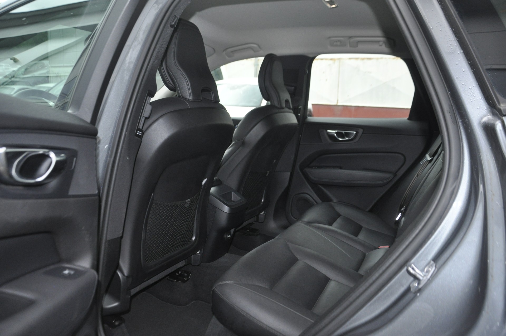 VOLVO XC60 D4 AWD Momentum Geartronic-image-6