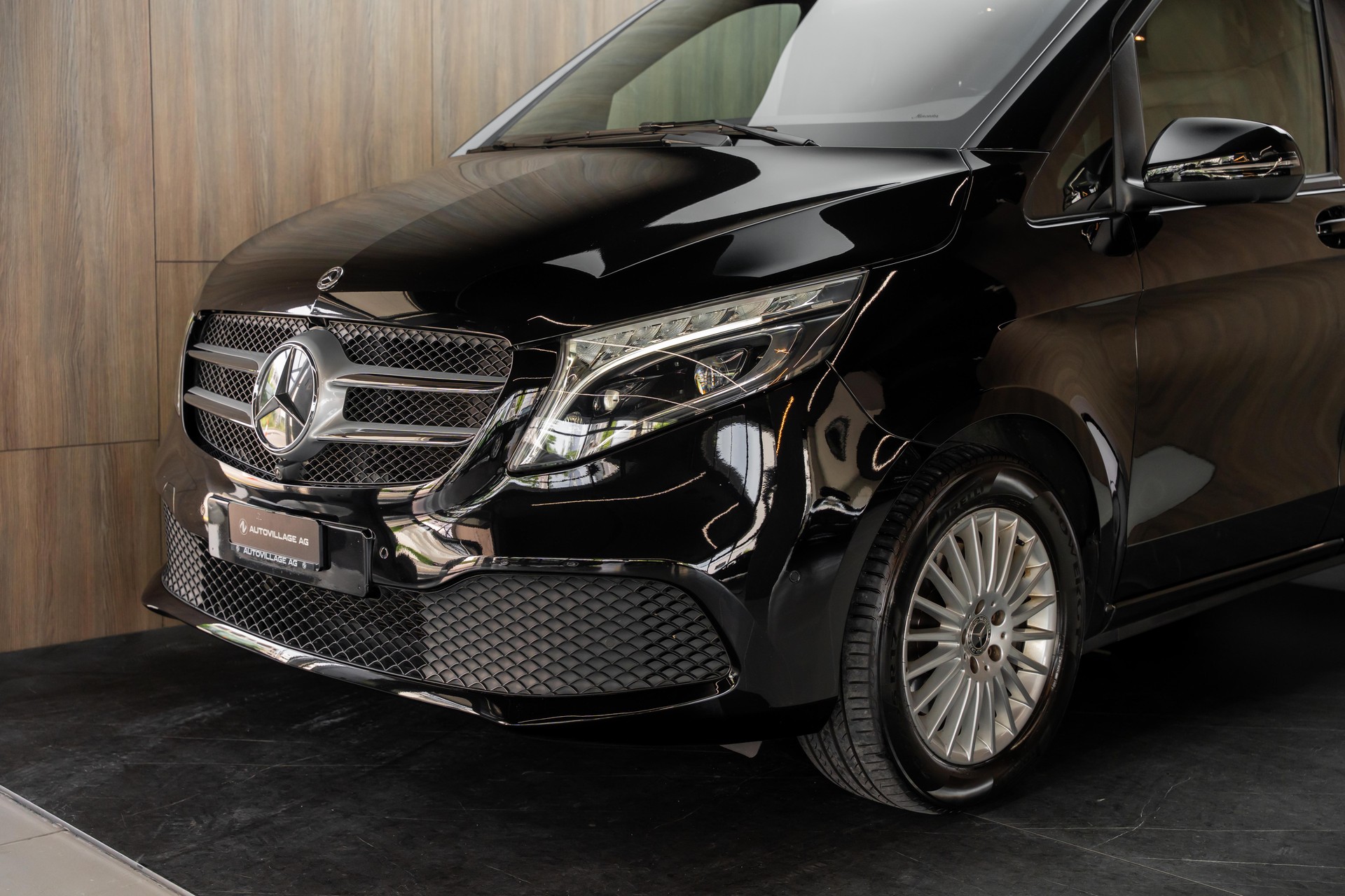 MERCEDES-BENZ V 250 d extralang Avantgarde 4Matic 9G-Tronic-image-27