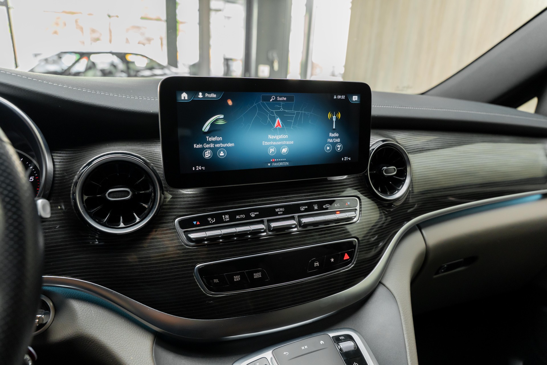 MERCEDES-BENZ V 250 d extralang Avantgarde 4Matic 9G-Tronic-image-10
