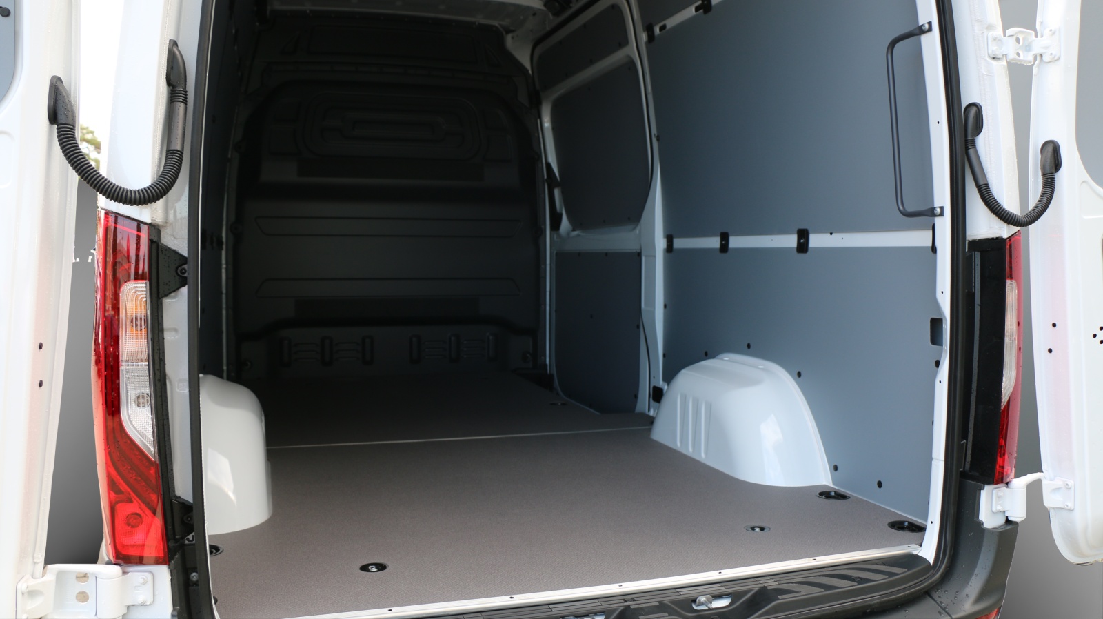 MERCEDES-BENZ Sprinter 319 CDI Pro KA 3665 mm Worker 4MATIC,-image-6