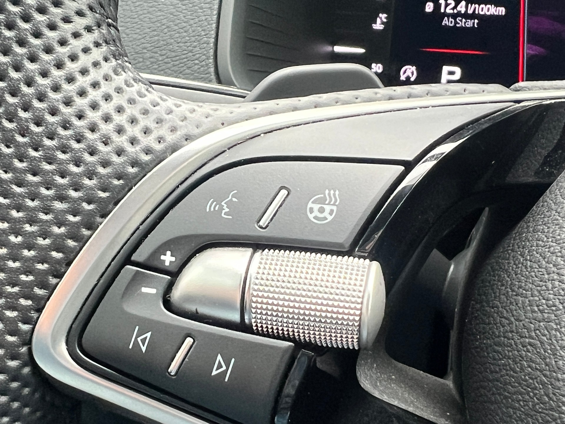 SKODA Karoq 2.0 TSI SportLine 4x4 DSG-image-12