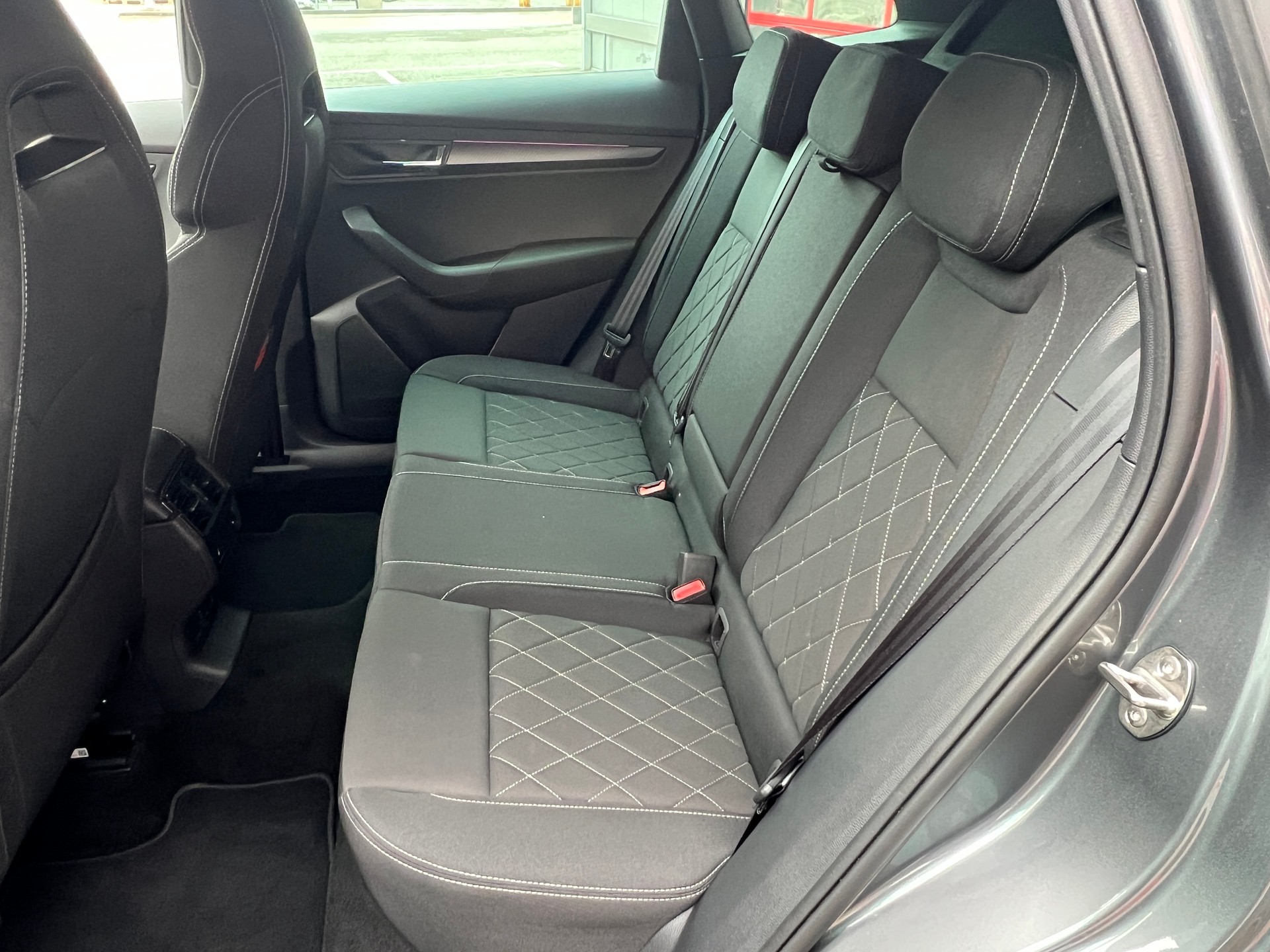 SKODA Karoq 2.0 TSI SportLine 4x4 DSG-image-5