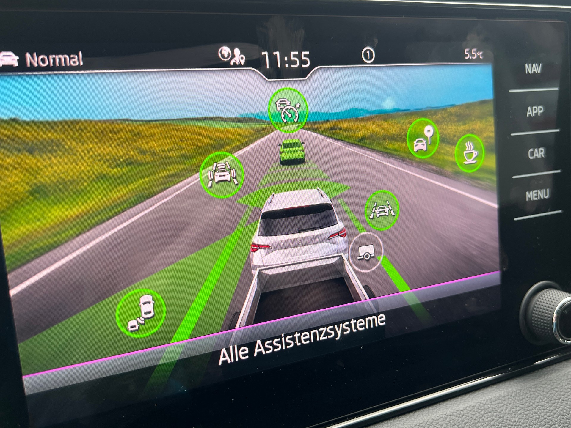 SKODA Karoq 2.0 TSI SportLine 4x4 DSG-image-9