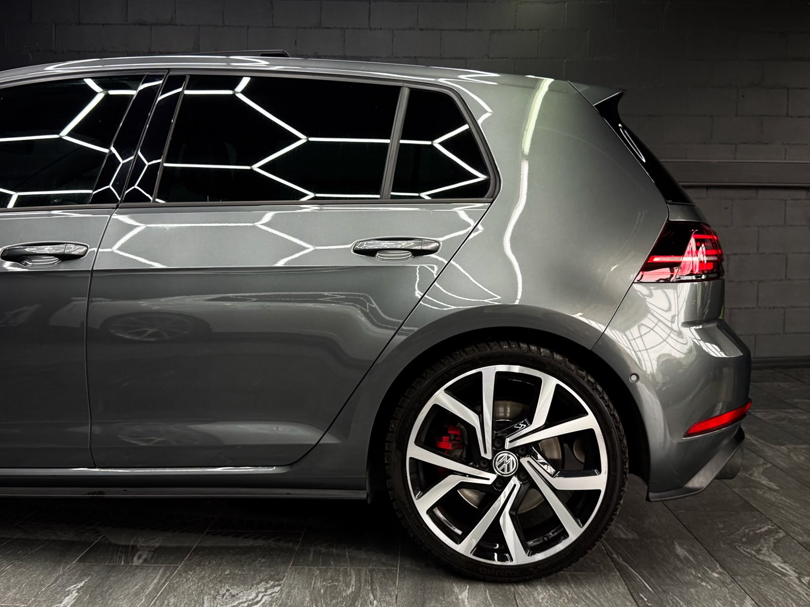 VW Golf 2.0 TSI GTI Performance DSG-image-6