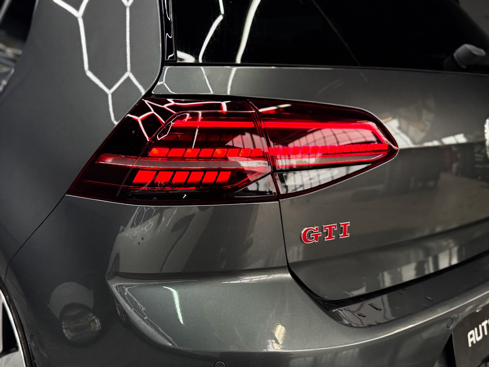 VW Golf 2.0 TSI GTI Performance DSG-image-8