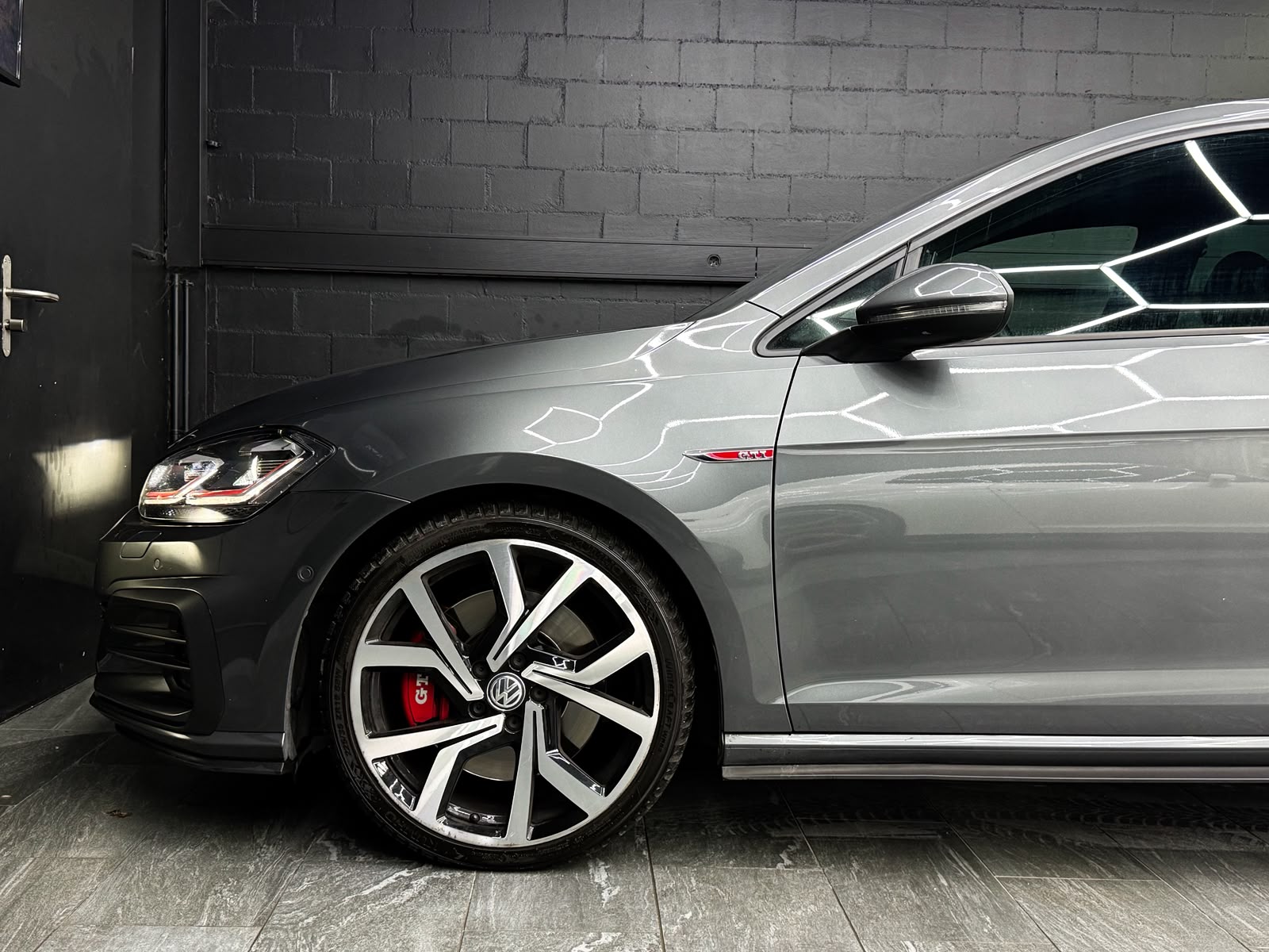 VW Golf 2.0 TSI GTI Performance DSG-image-5