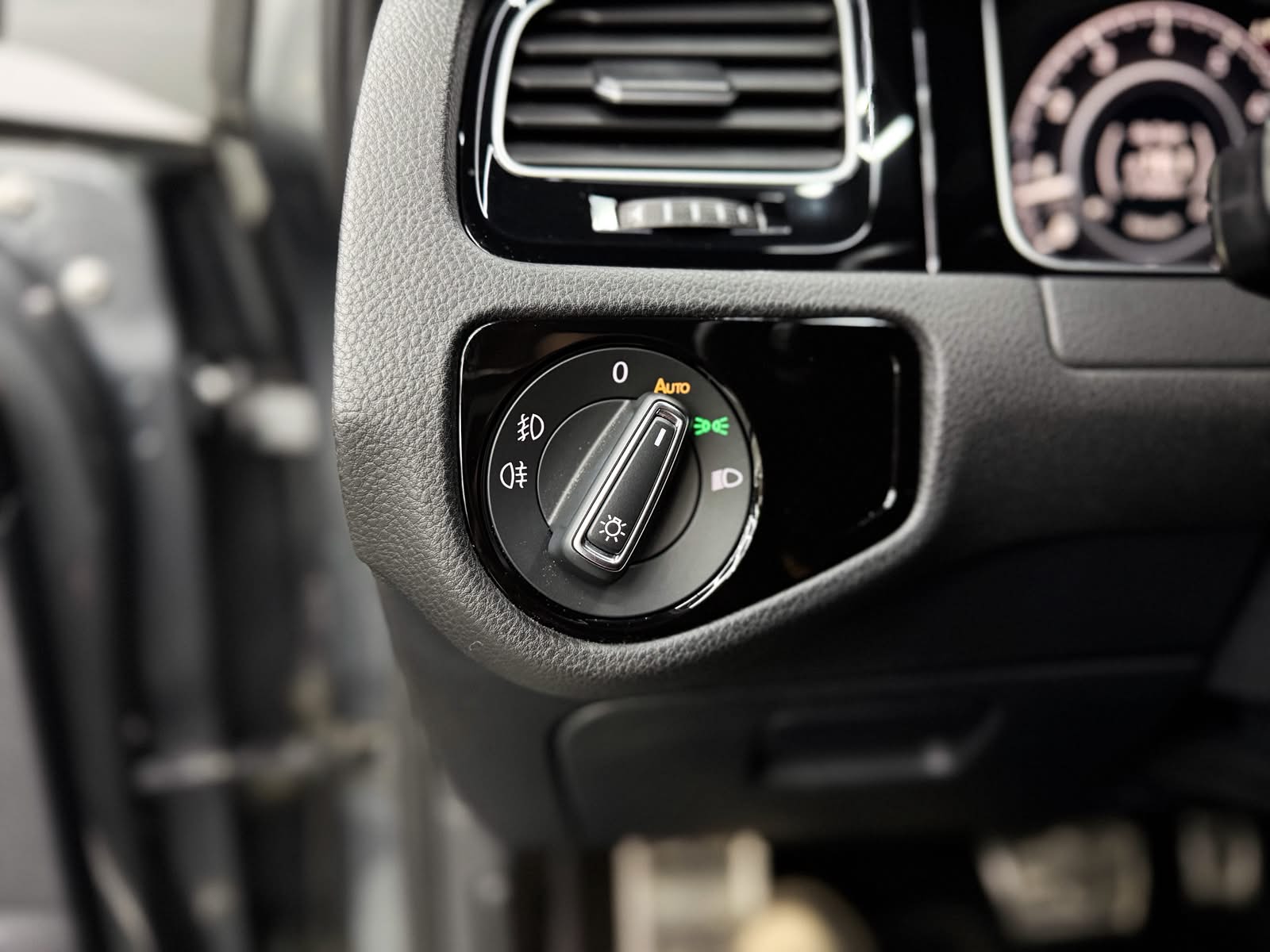 VW Golf 2.0 TSI GTI Performance DSG-image-17