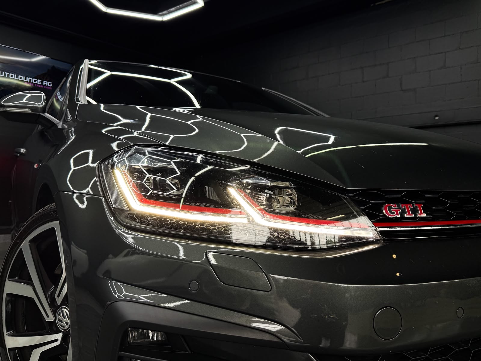 VW Golf 2.0 TSI GTI Performance DSG-image-3