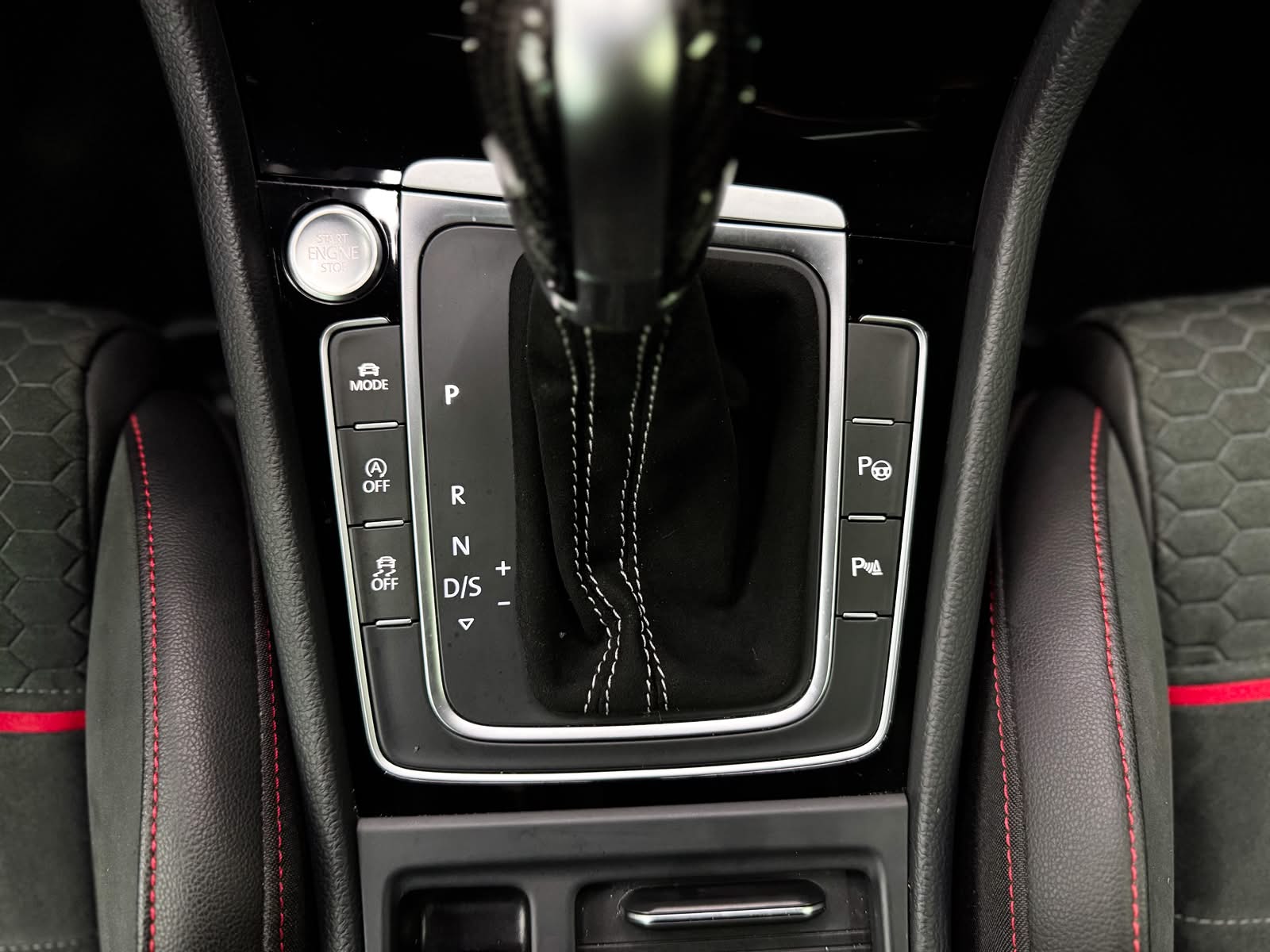 VW Golf 2.0 TSI GTI Performance DSG-image-15