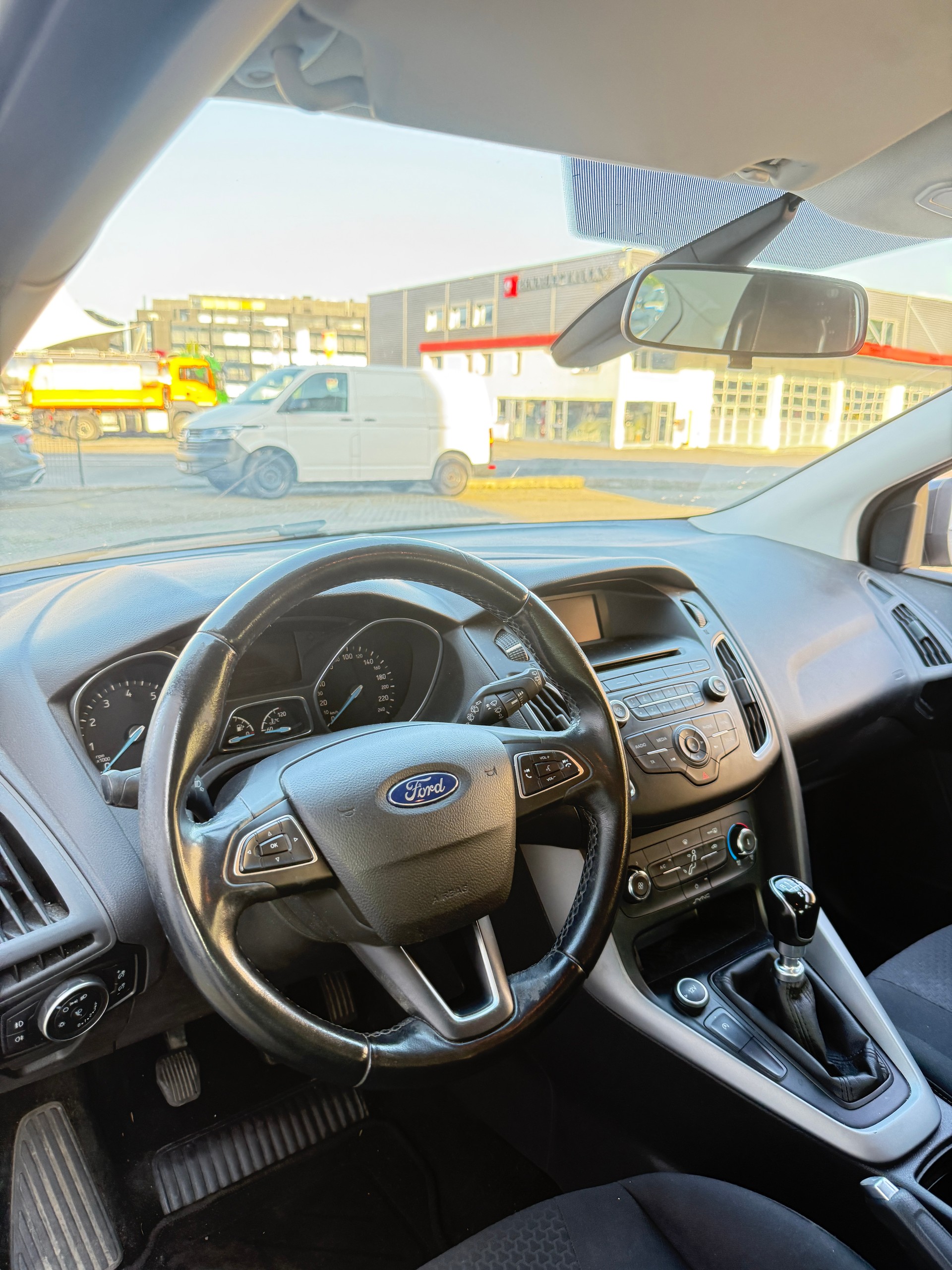FORD Focus-image-9