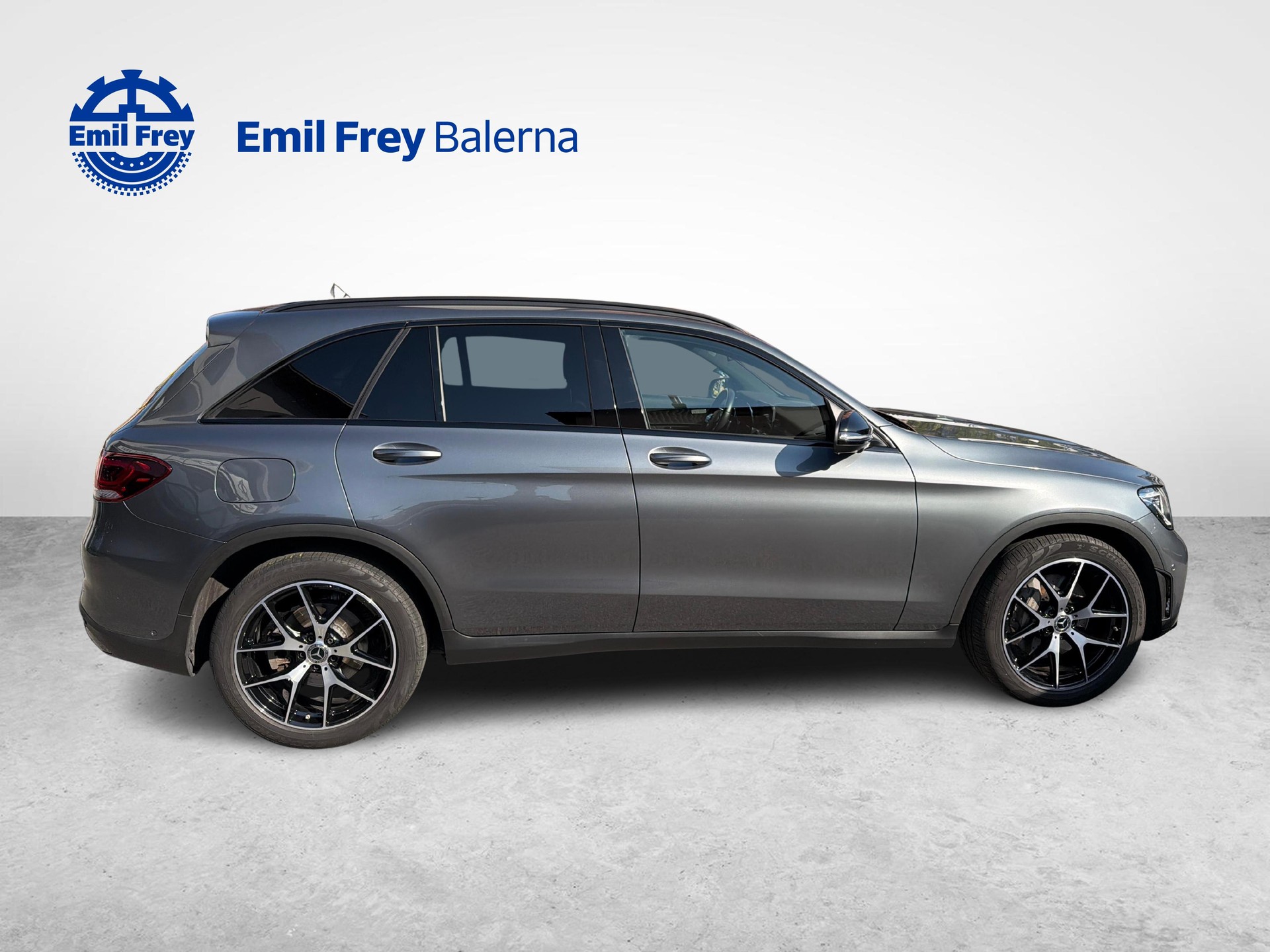 MERCEDES-BENZ GLC 200 AMG Line 4m-image-6