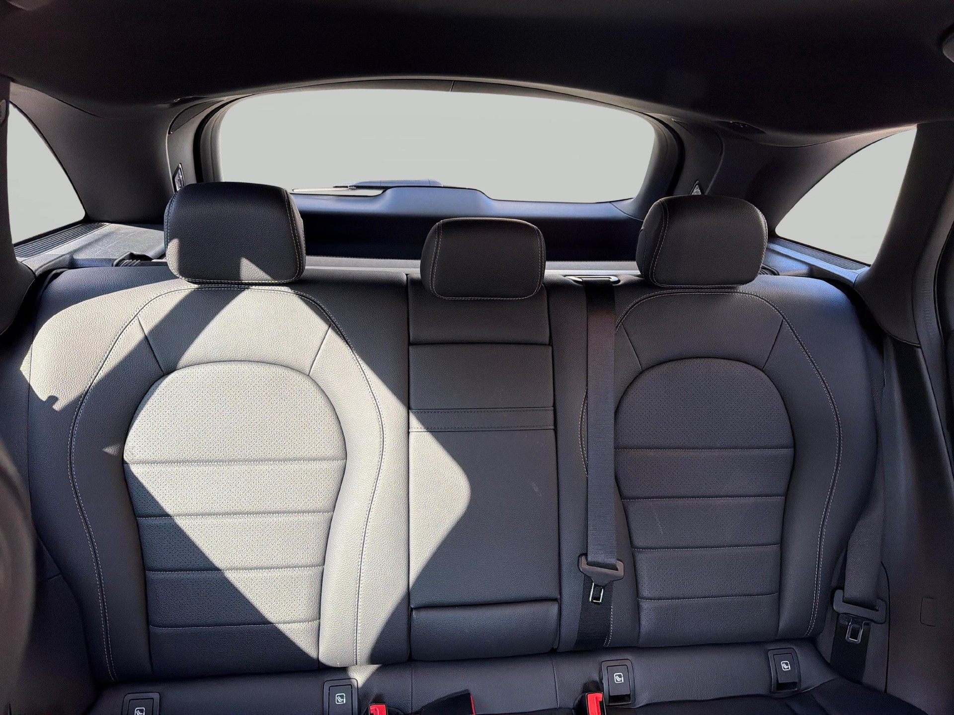 MERCEDES-BENZ GLC 200 AMG Line 4m-image-18
