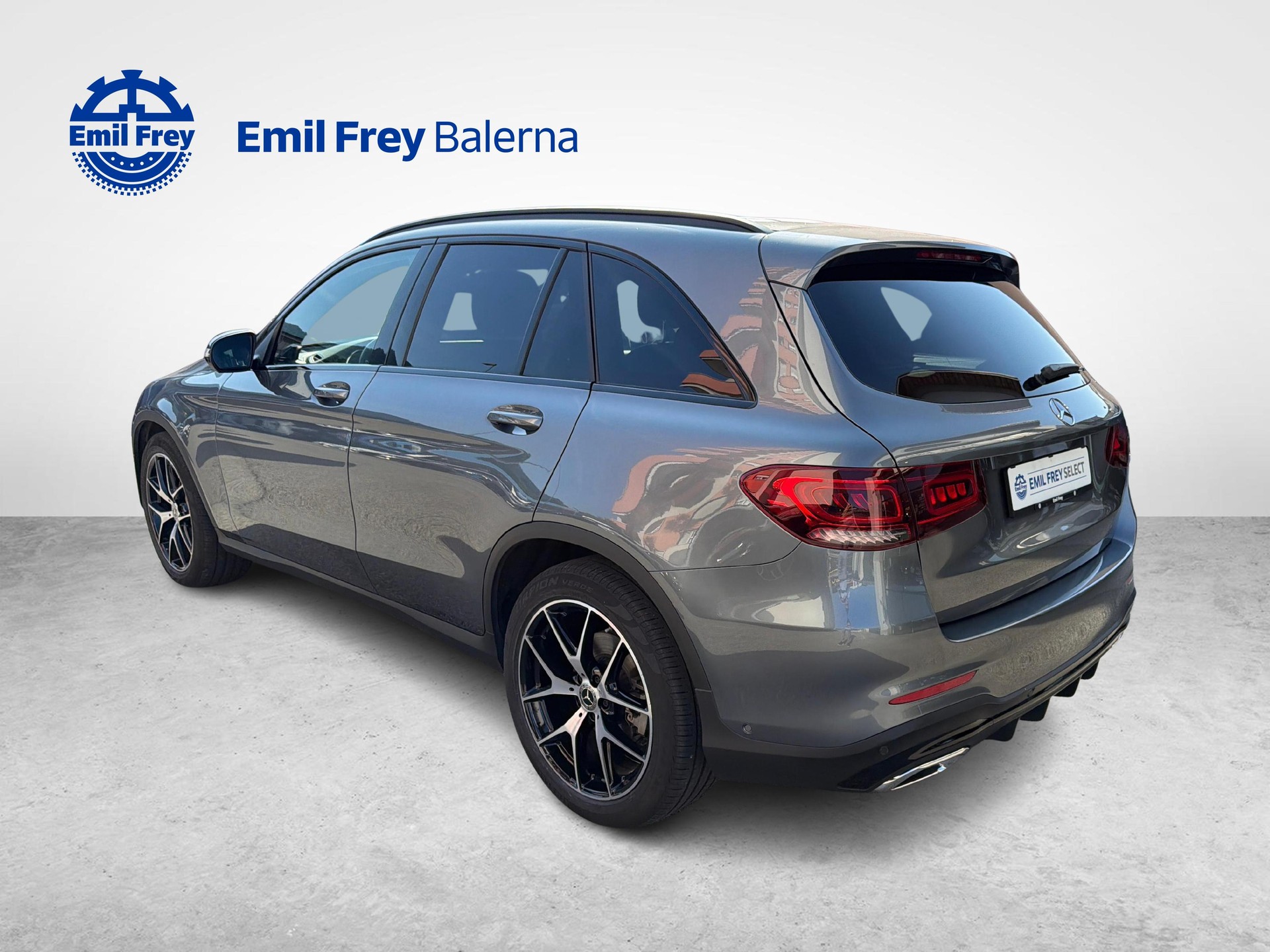 MERCEDES-BENZ GLC 200 AMG Line 4m-image-2