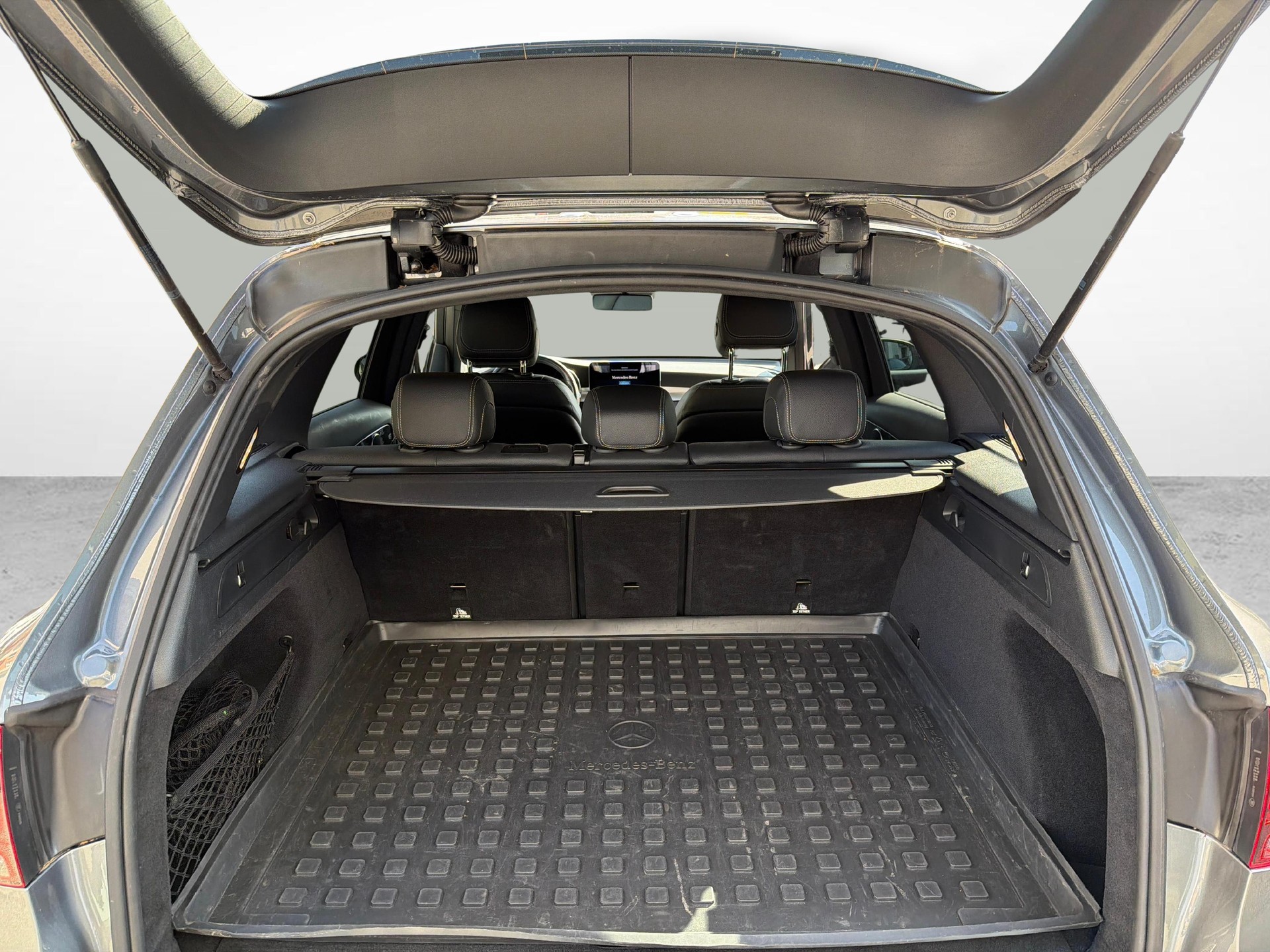 MERCEDES-BENZ GLC 200 AMG Line 4m-image-19