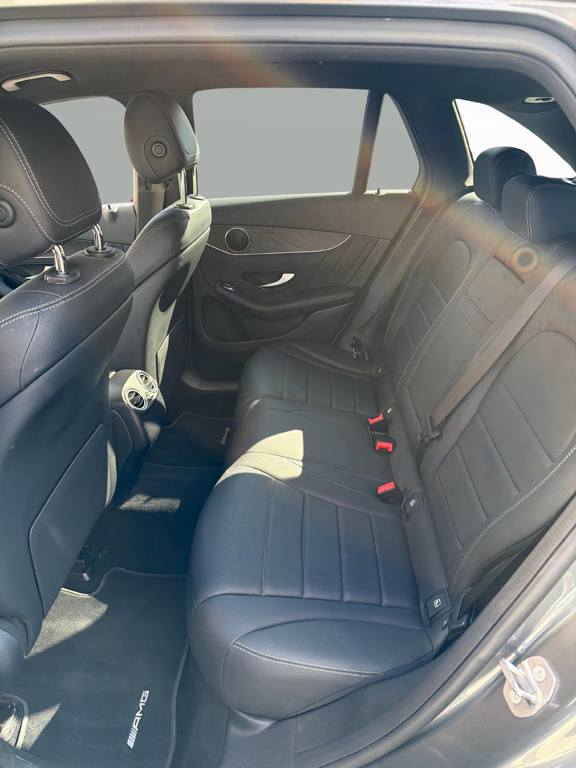 MERCEDES-BENZ GLC 200 AMG Line 4m-image-17