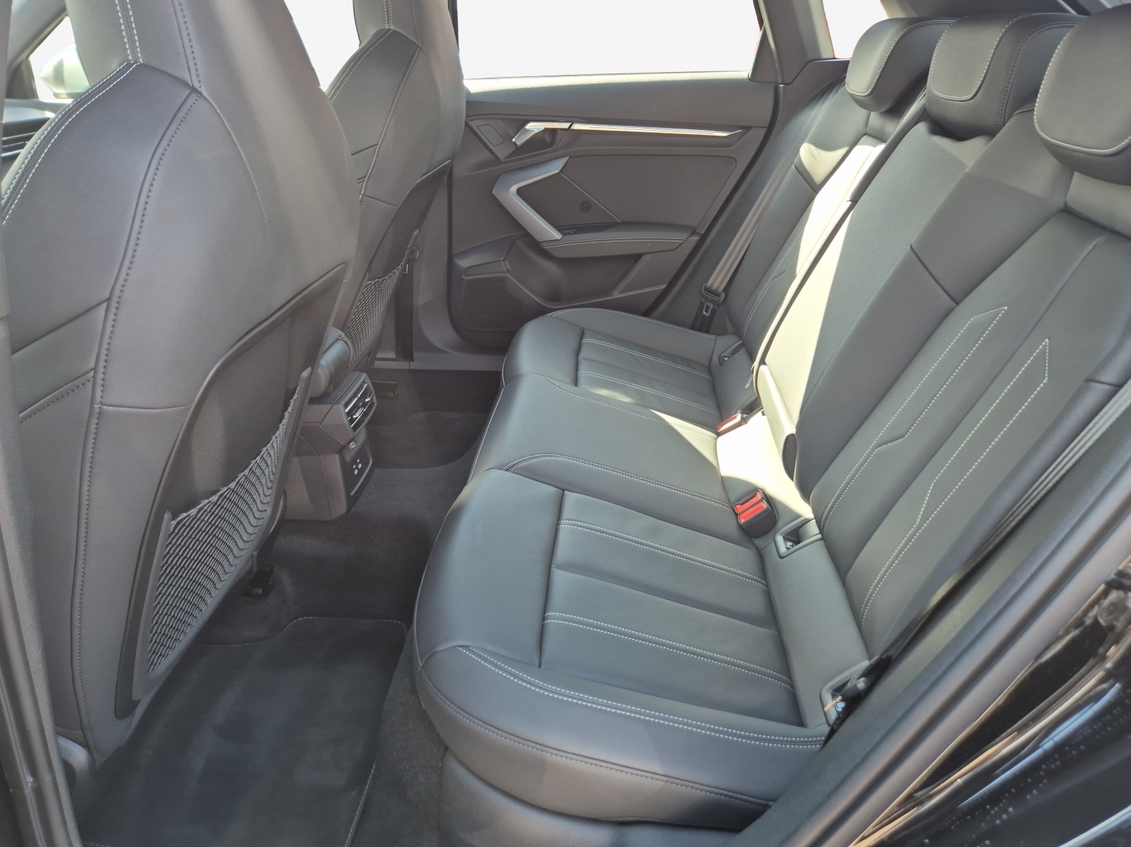AUDI S3 Sportback TFSI quattro S-tronic-image-11
