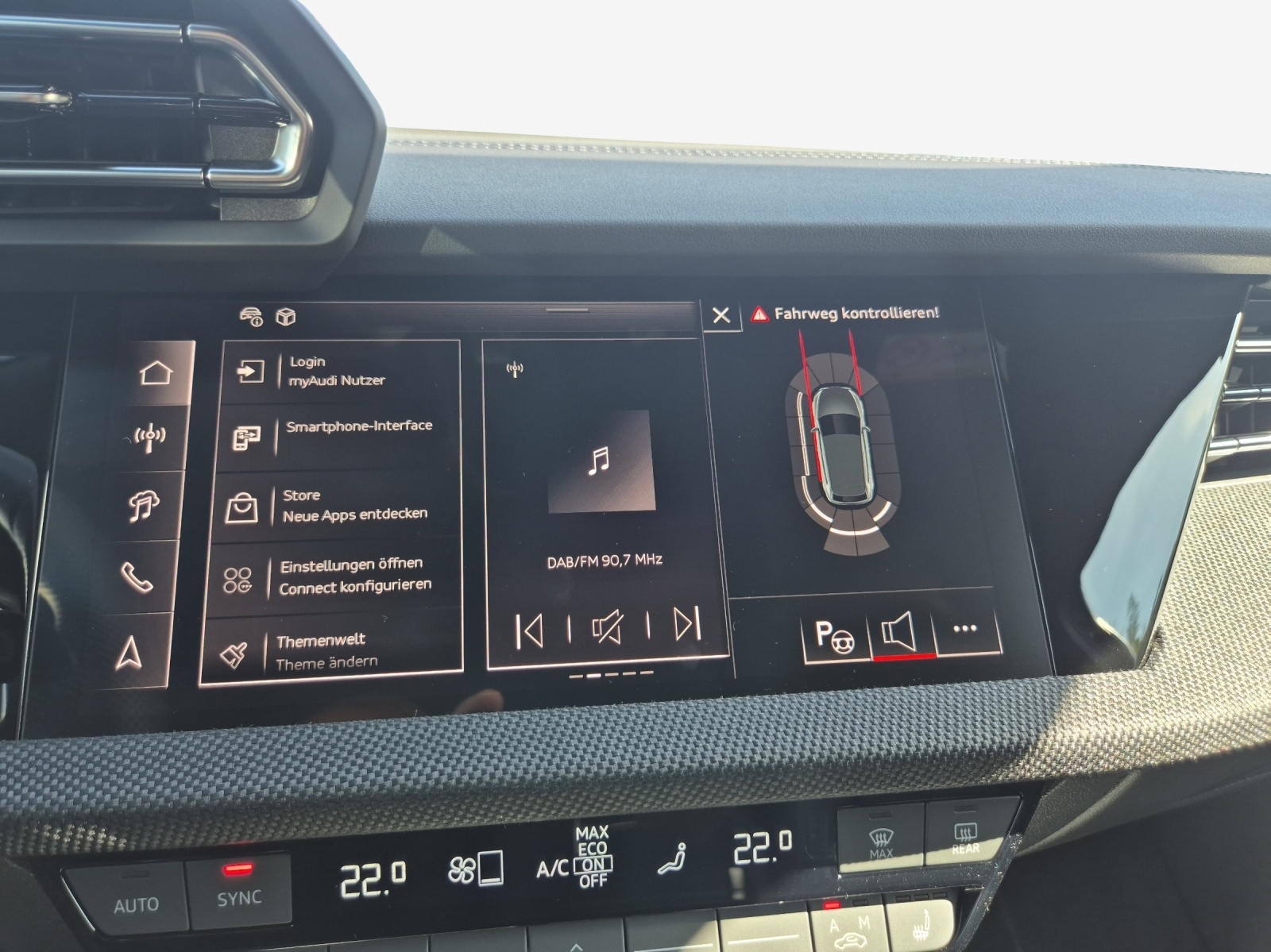 AUDI S3 Sportback TFSI quattro S-tronic-image-15