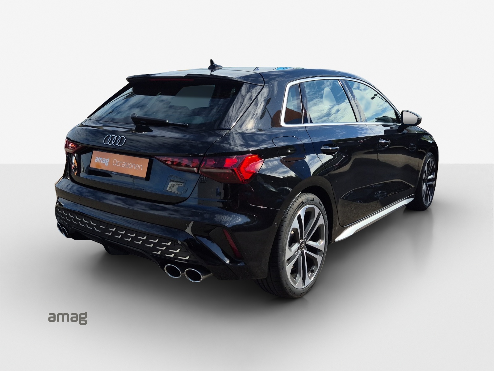 AUDI S3 Sportback TFSI quattro S-tronic-image-4