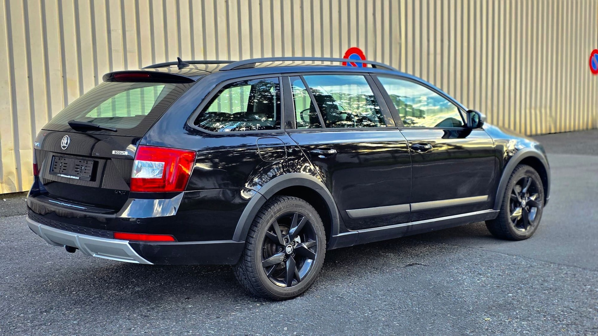 SKODA Octavia Combi 2.0 TDI Scout 4x4 DSG-image-5