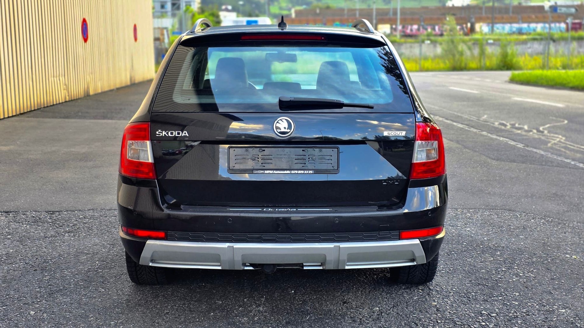SKODA Octavia Combi 2.0 TDI Scout 4x4 DSG-image-4