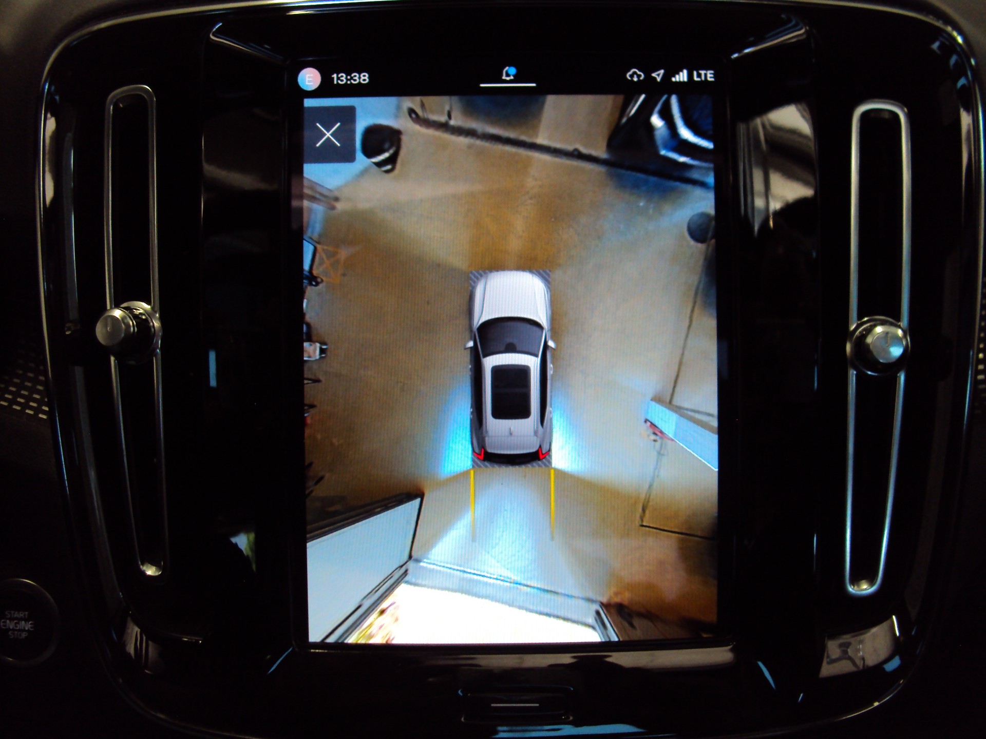 VOLVO XC40 B4 Benzin Mild Hybrid AWD Ultim. Dark DCT-image-11