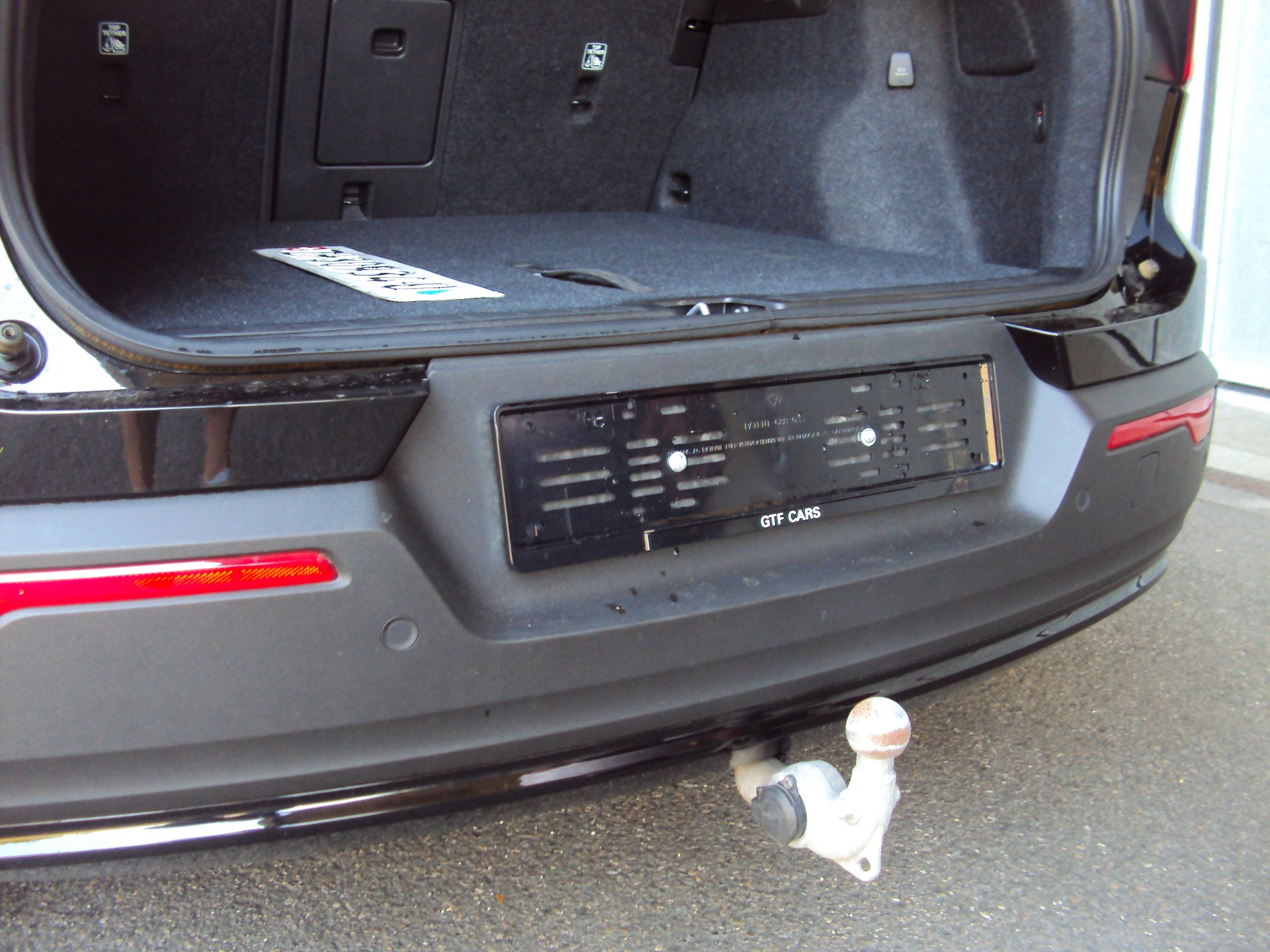 VOLVO XC40 B4 Benzin Mild Hybrid AWD Ultim. Dark DCT-image-8