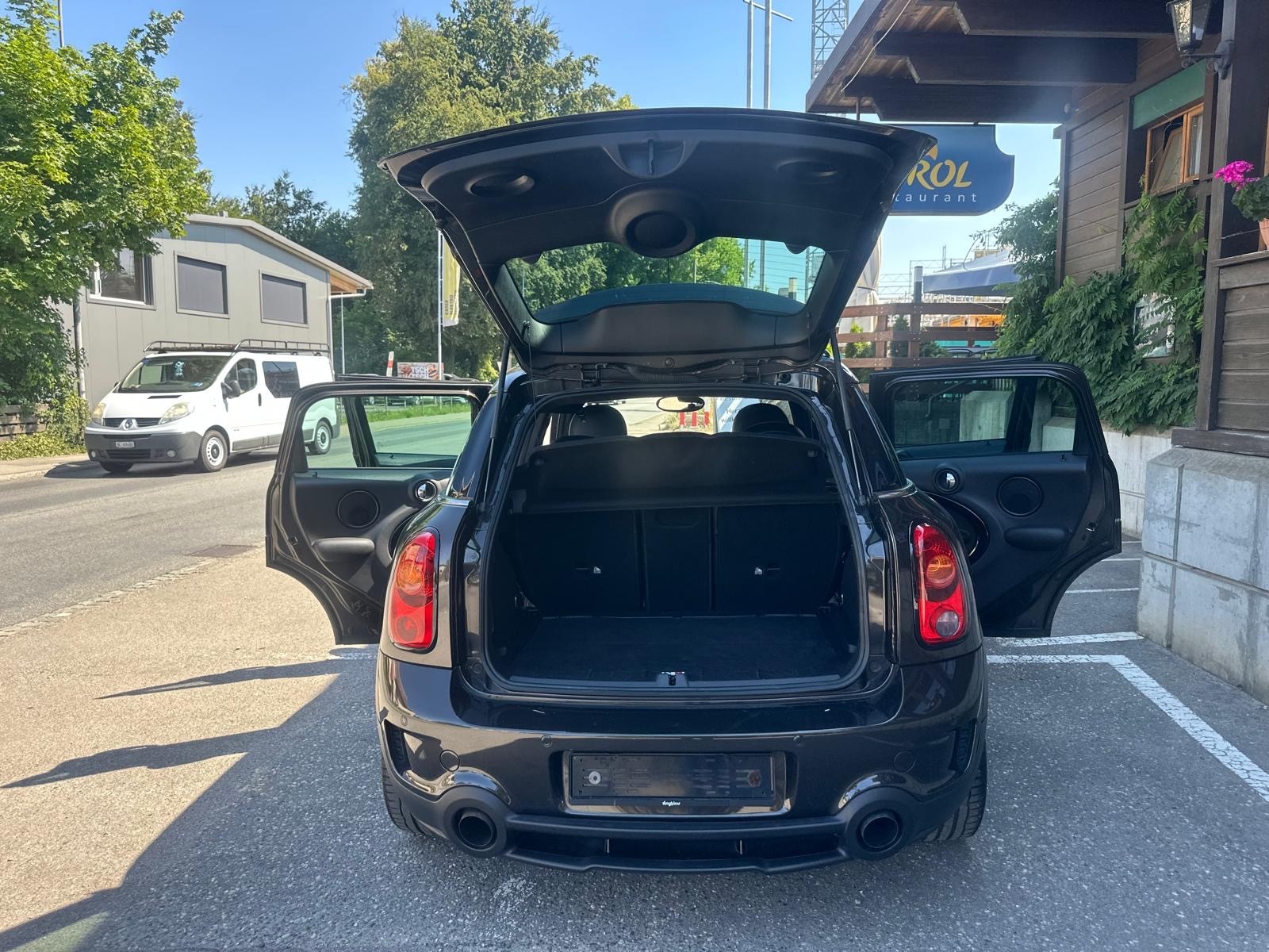 MINI Countryman John Cooper Works ALL4-image-6