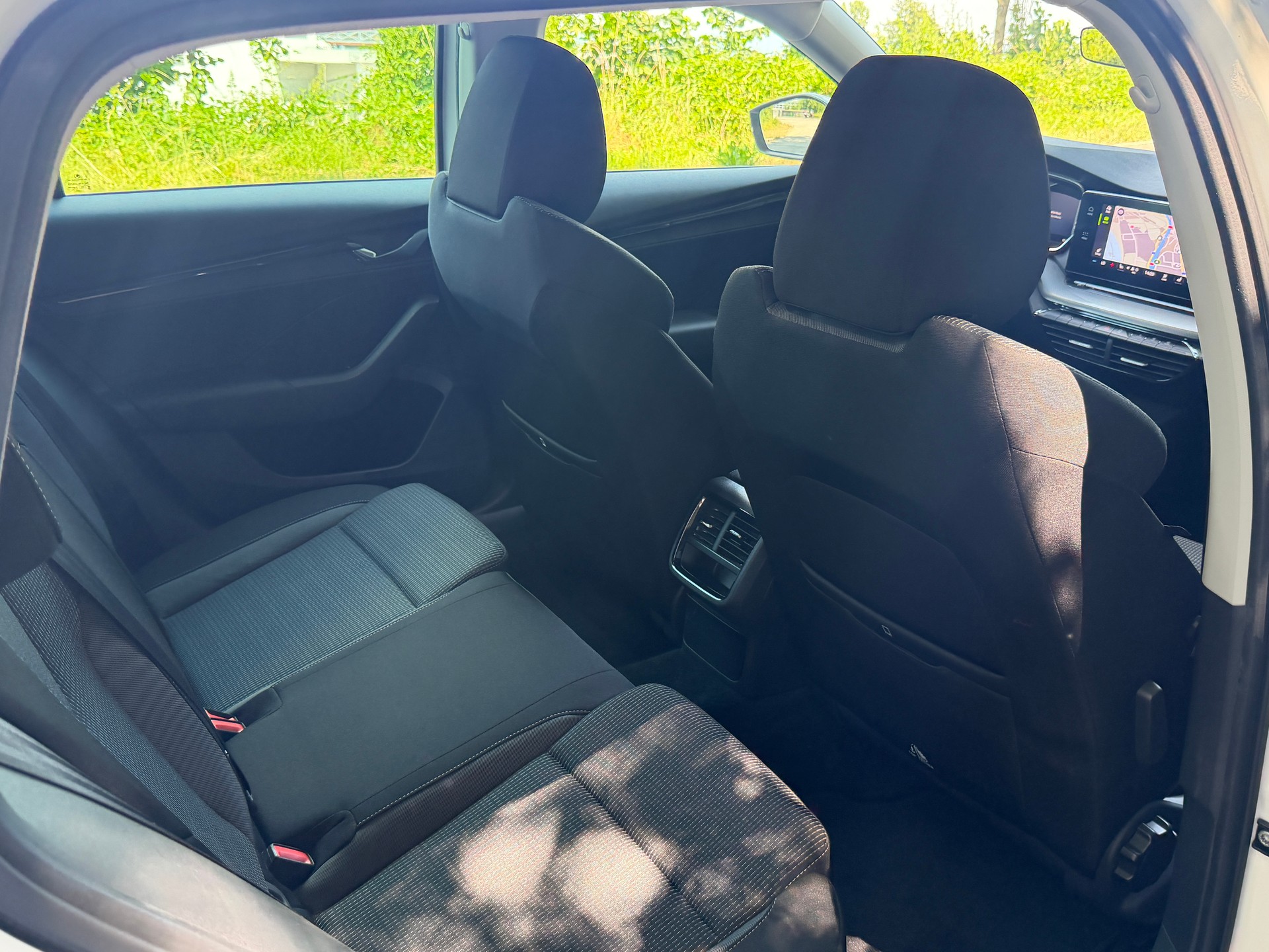 SKODA Octavia Combi 2.0 TDI DSG Ambition 4x4-image-18