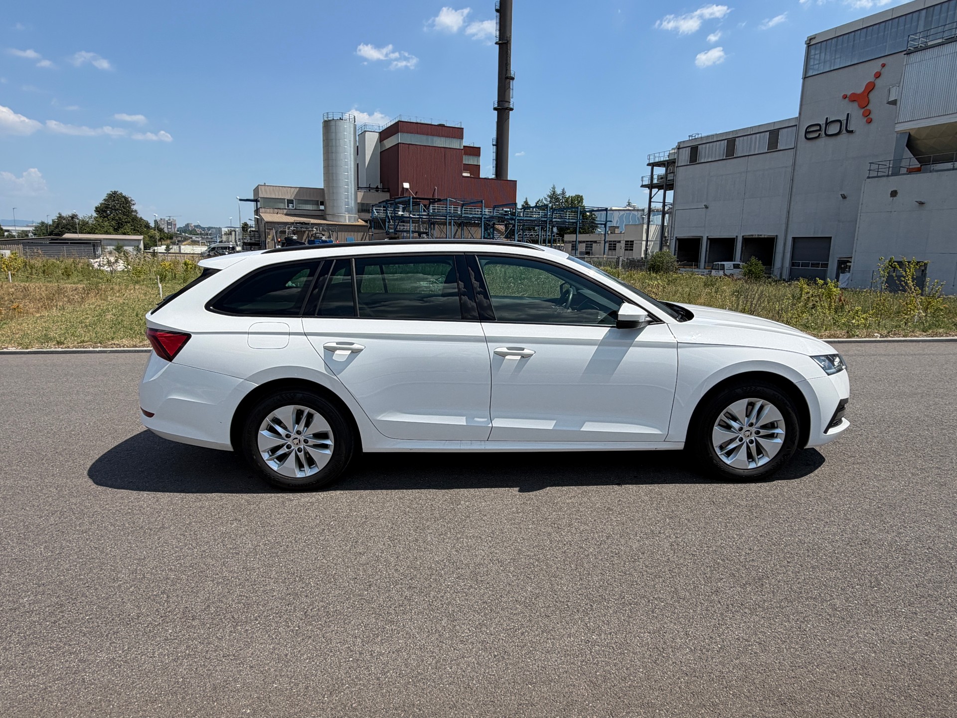 SKODA Octavia Combi 2.0 TDI DSG Ambition 4x4-image-5