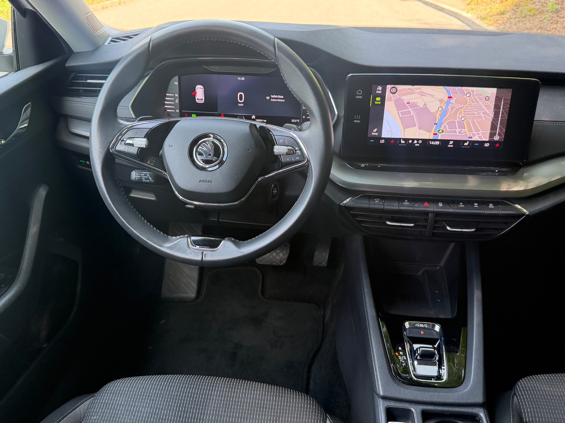 SKODA Octavia Combi 2.0 TDI DSG Ambition 4x4-image-1
