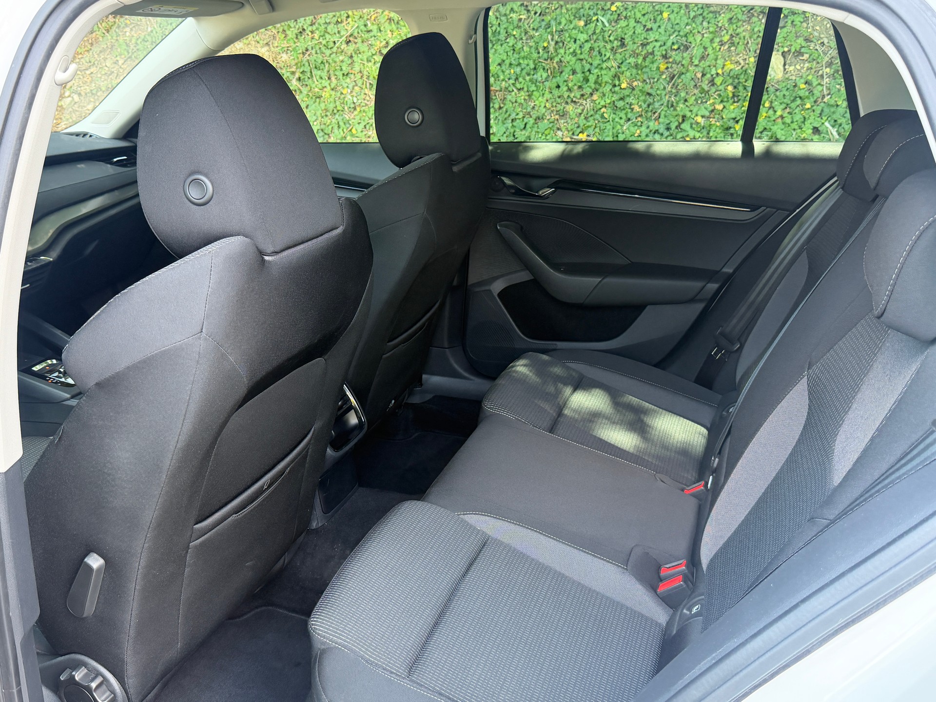 SKODA Octavia Combi 2.0 TDI DSG Ambition 4x4-image-12