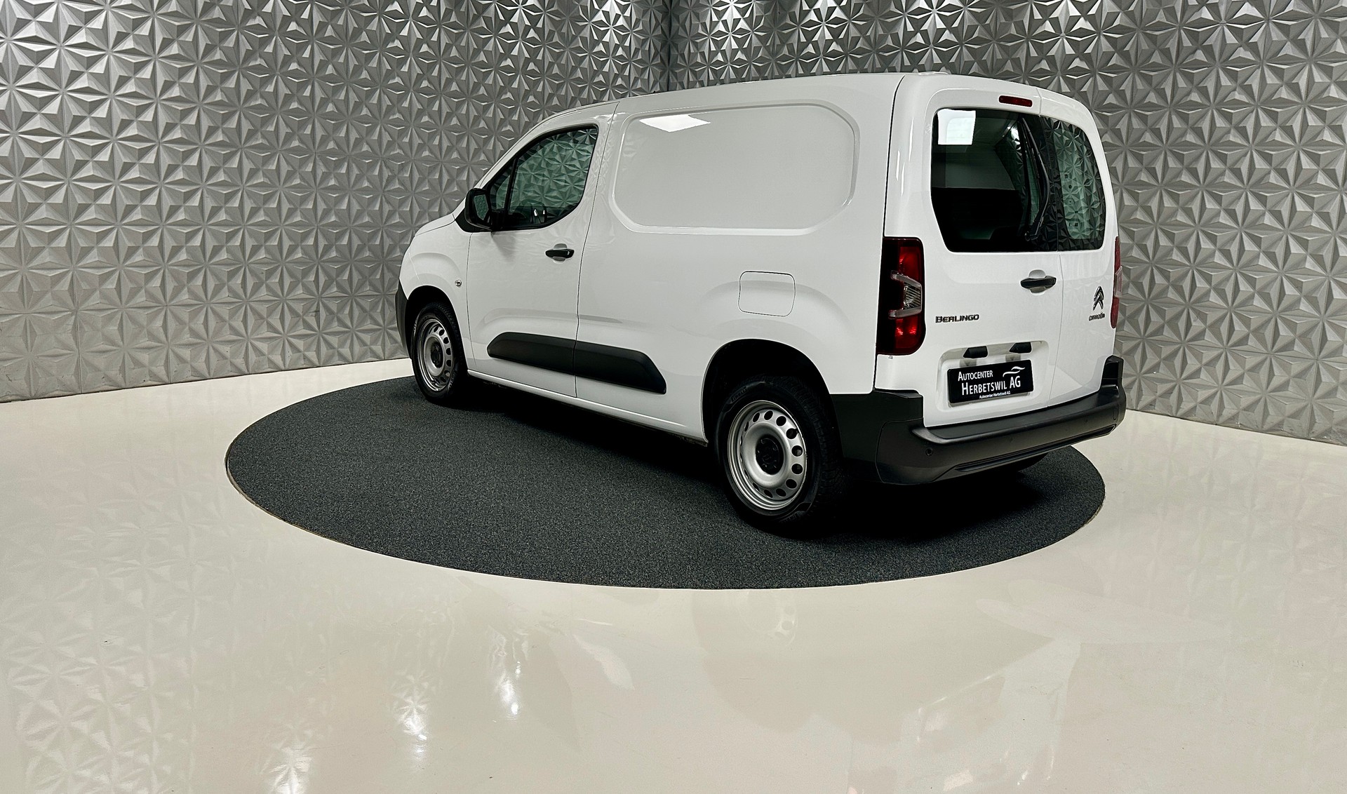 CITROEN Berlingo Van 1.2 Pure Tech 130 s/s Club EAT8 1000kg-image-6