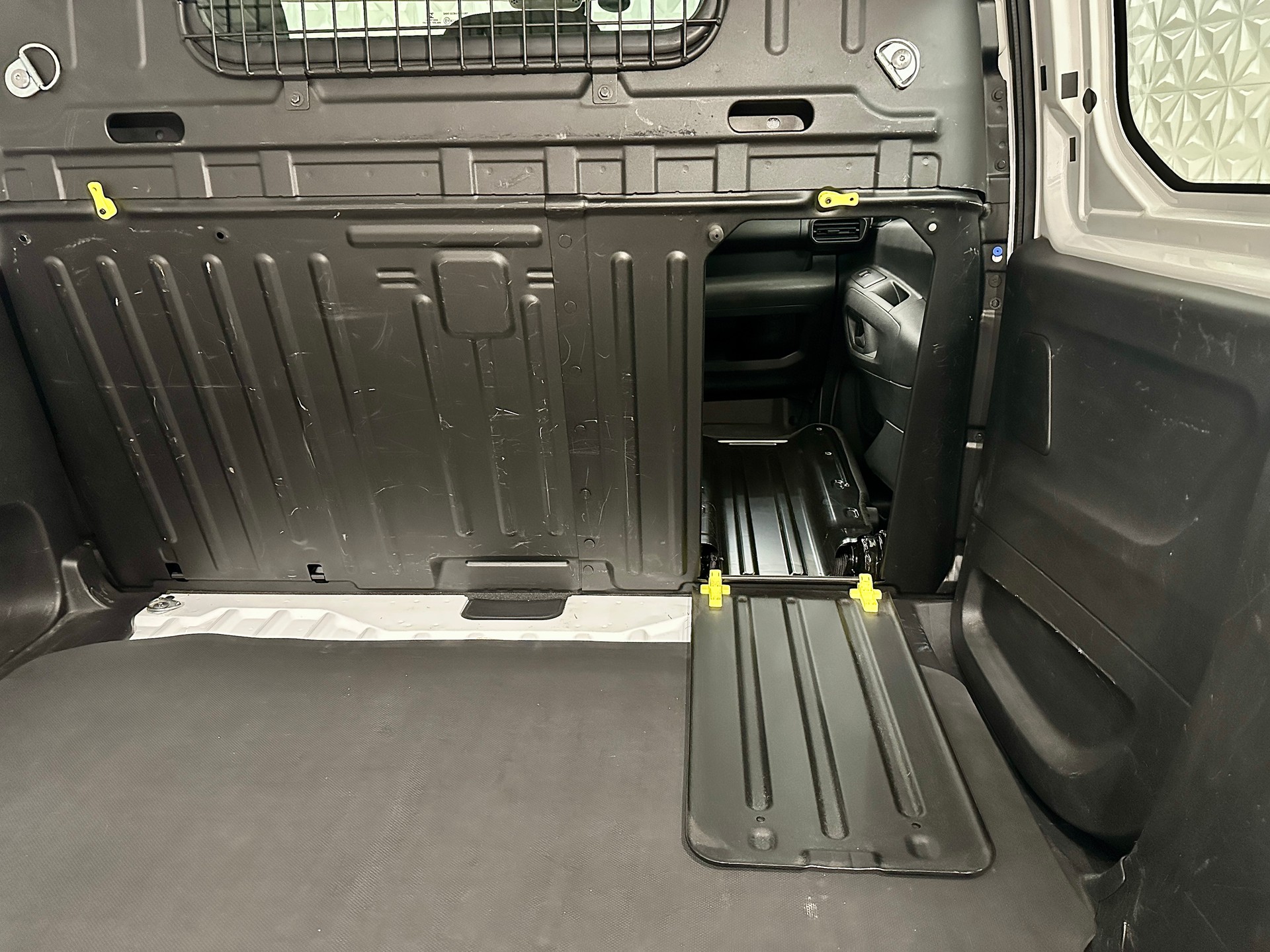 CITROEN Berlingo Van 1.2 Pure Tech 130 s/s Club EAT8 1000kg-image-17