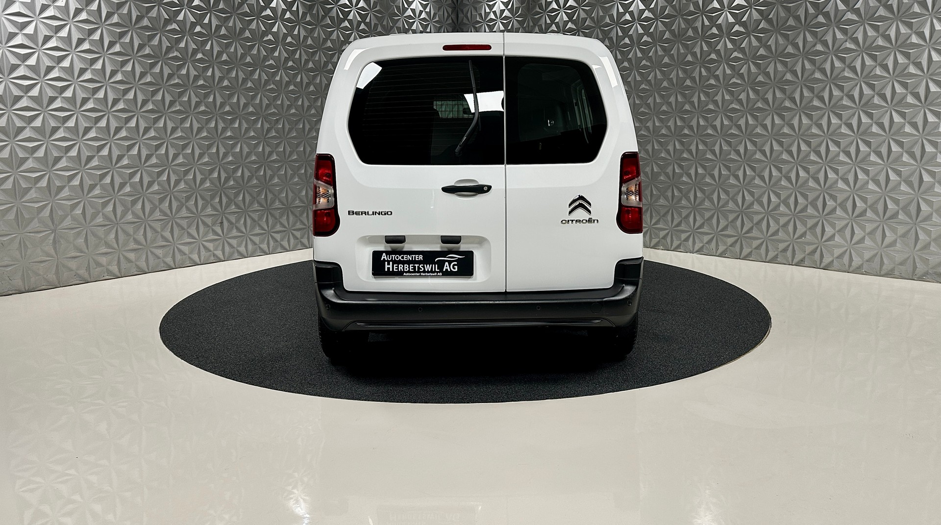 CITROEN Berlingo Van 1.2 Pure Tech 130 s/s Club EAT8 1000kg-image-5
