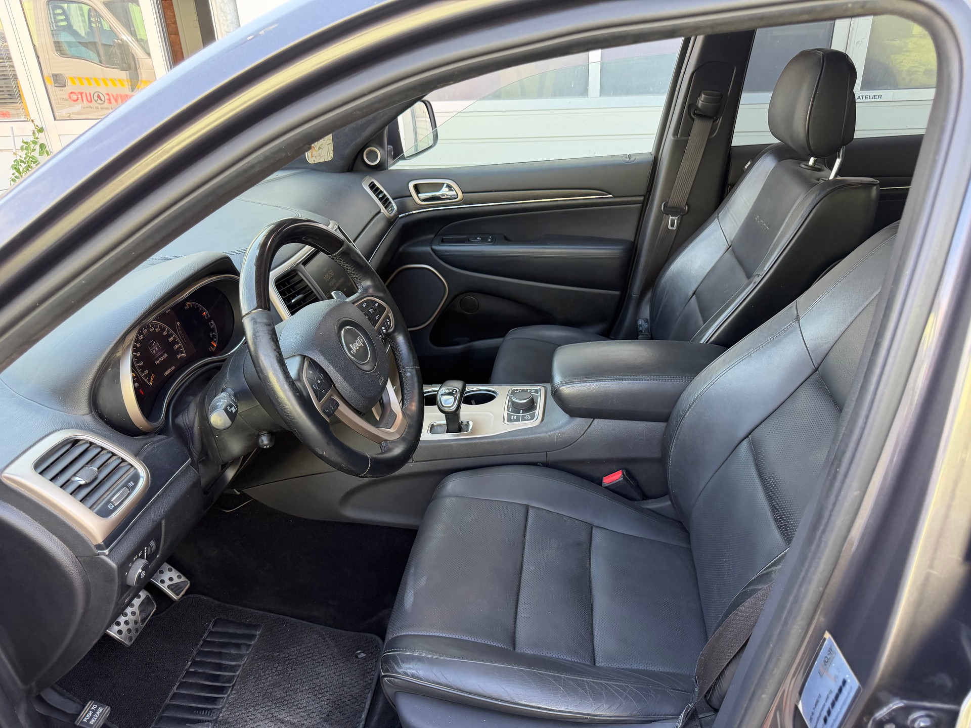JEEP Grand Cherokee 3.0 CRD Summit Automatic-image-9