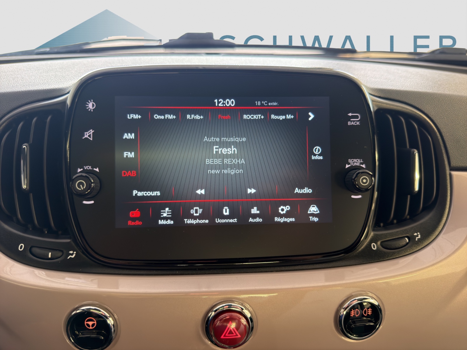 FIAT 500 1.0 Hybrid Dolcevit-image-10