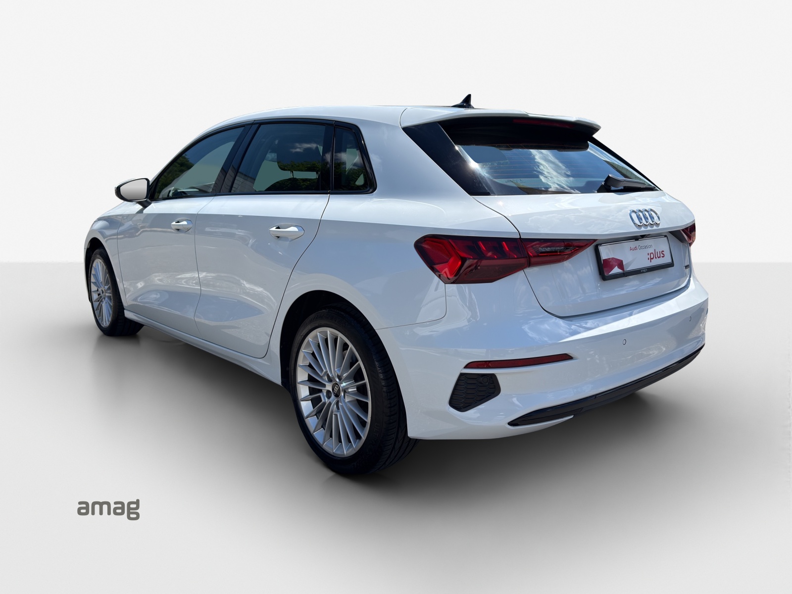 AUDI A3 Sportback 40 TFSI advanced quattro S-tronic-image-2
