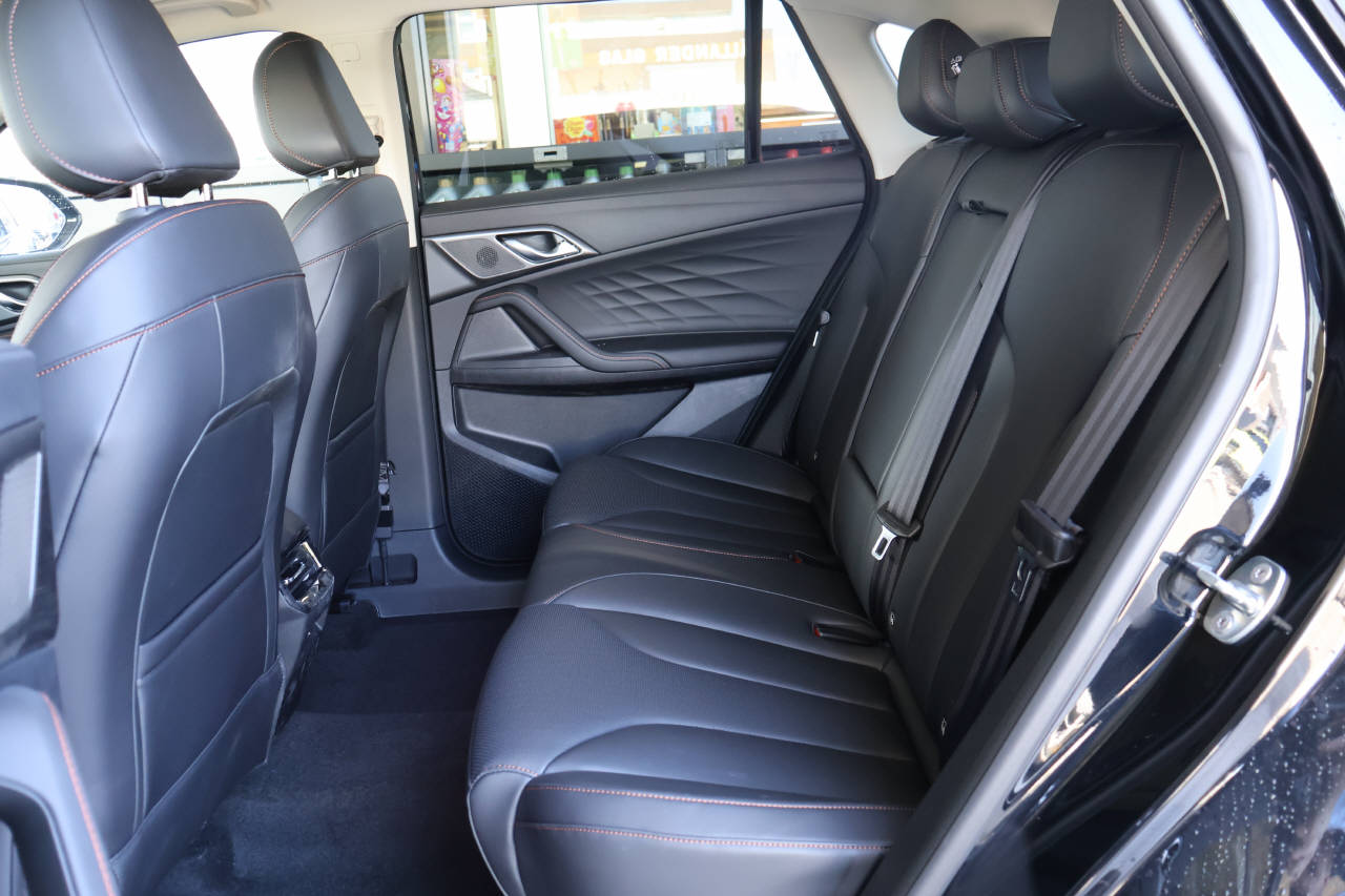 MG HS 1.5 Hybrid Luxury-image-14