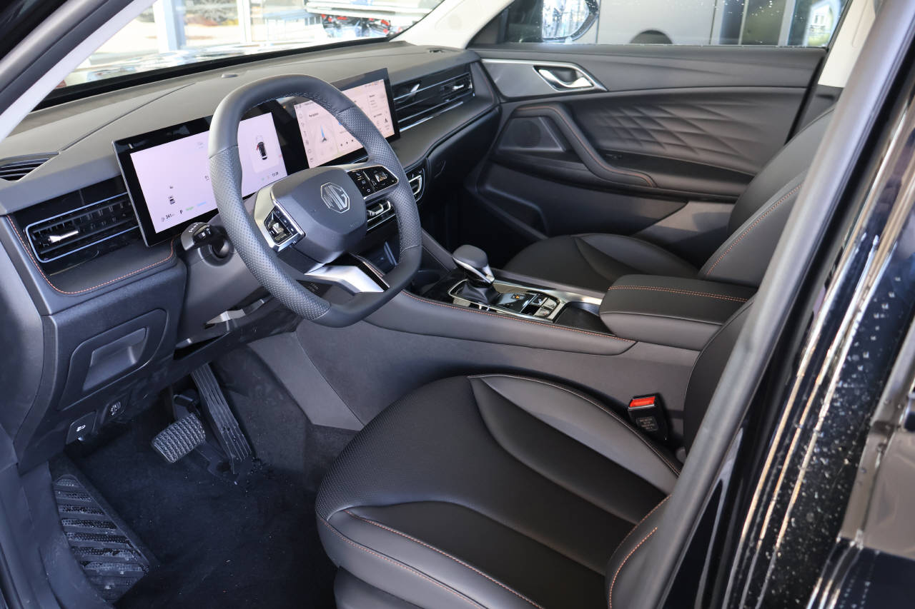 MG HS 1.5 Hybrid Luxury-image-9