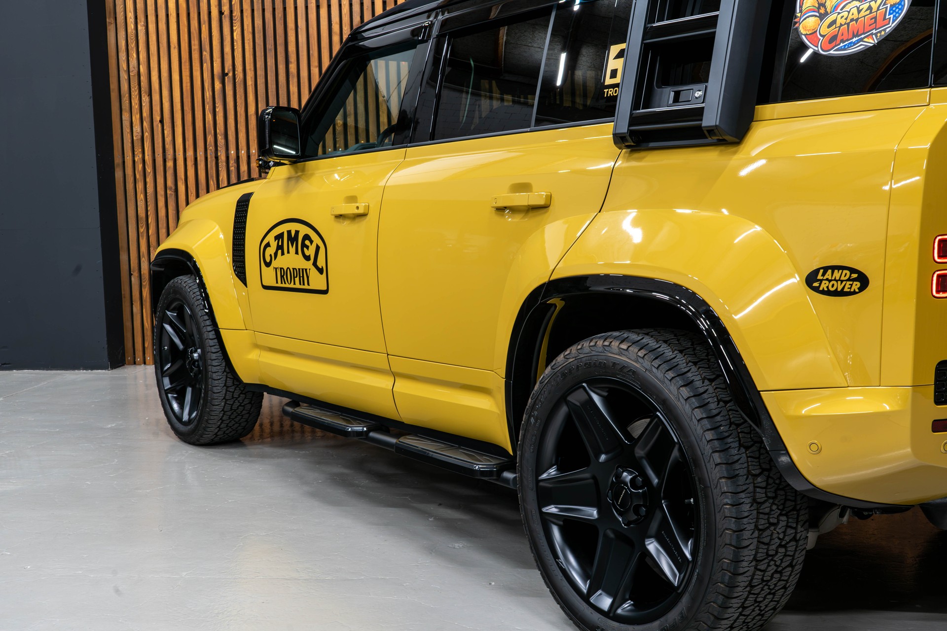 LAND ROVER Defender 110 3.0 D I6 350 Trophy Edition Yellow-image-6